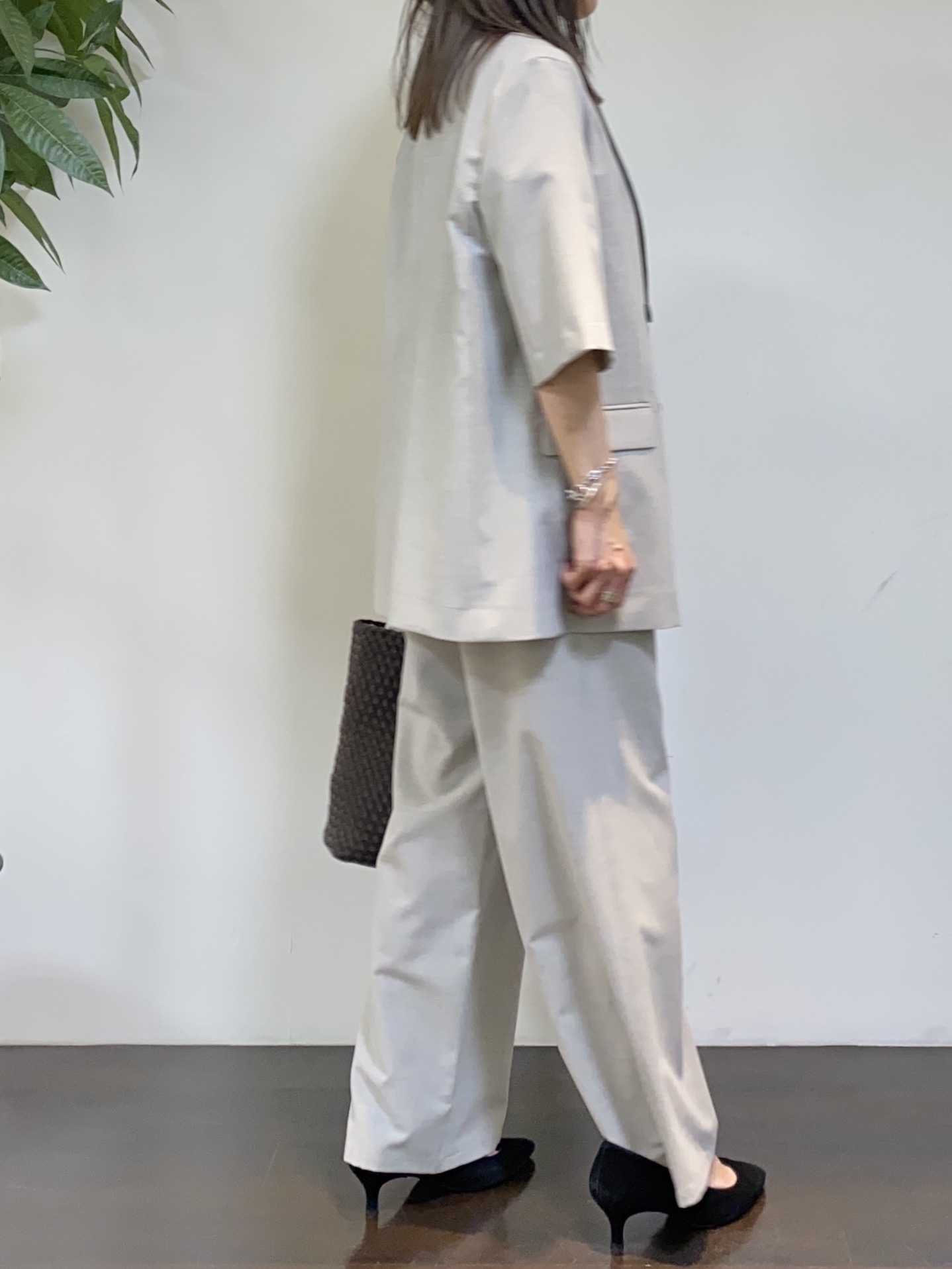 tomoさんの「UNTITLED｜【シワになりにくい/セットアップ可/接触冷感】ハーフスリーブジャケット」を使ったコーディネート