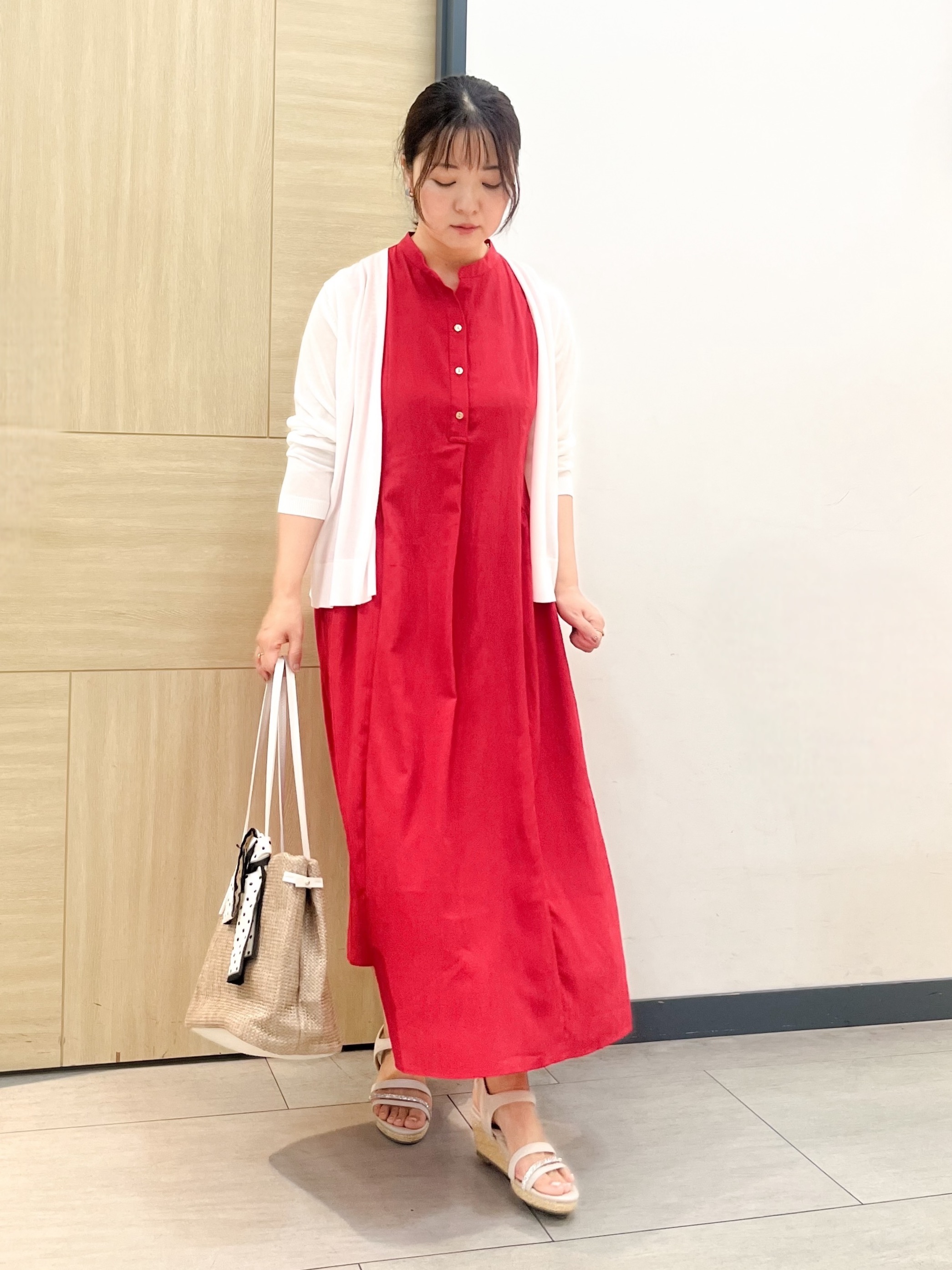 YOさんの「grove｜【低身長さんも選べる着丈・洗濯機◎】テントラインワンピース」を使ったコーディネート