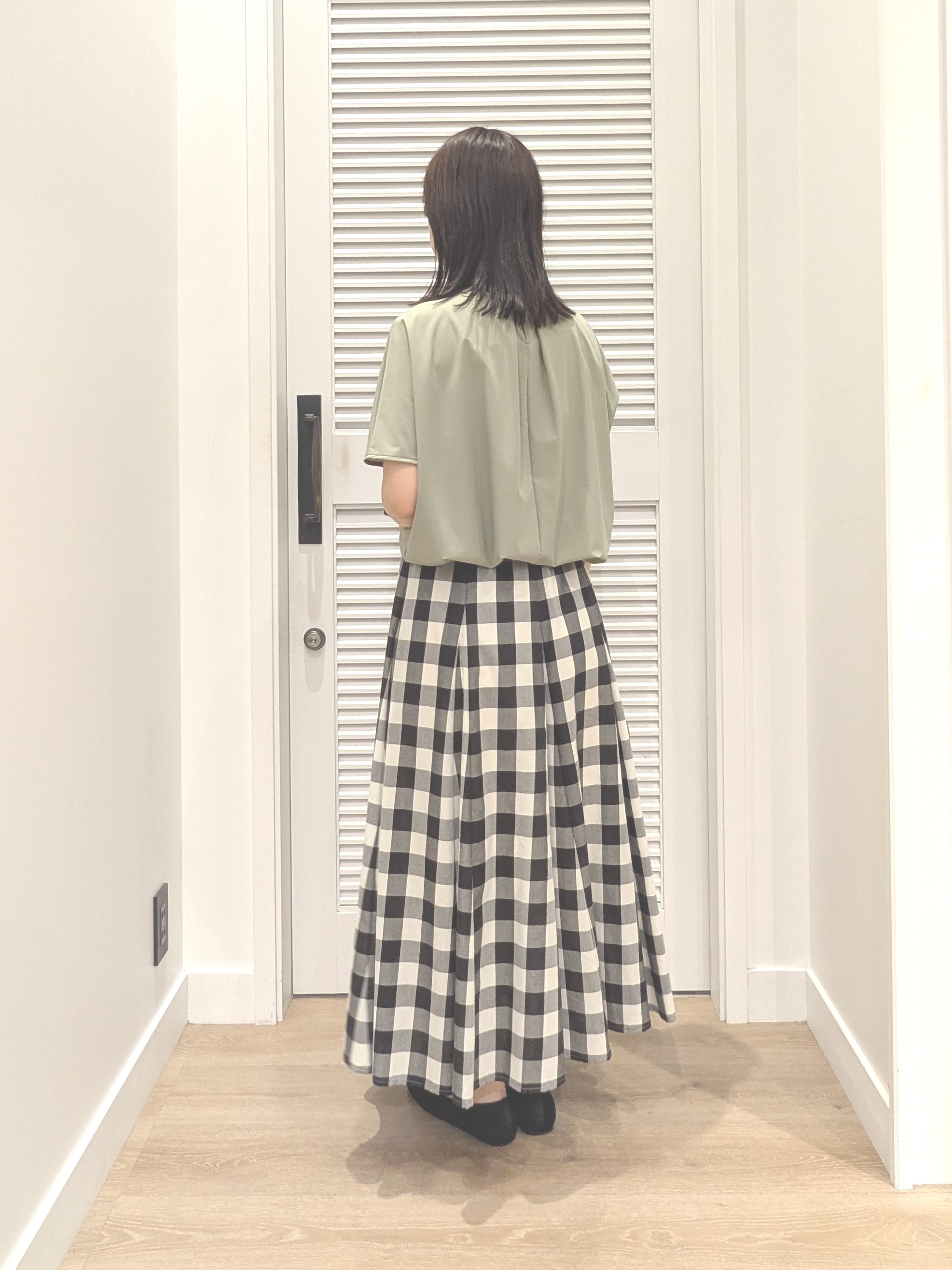 enさんの「Dessin｜【接触冷感/UVカット】ドレープタックブラウス」を使ったコーディネート