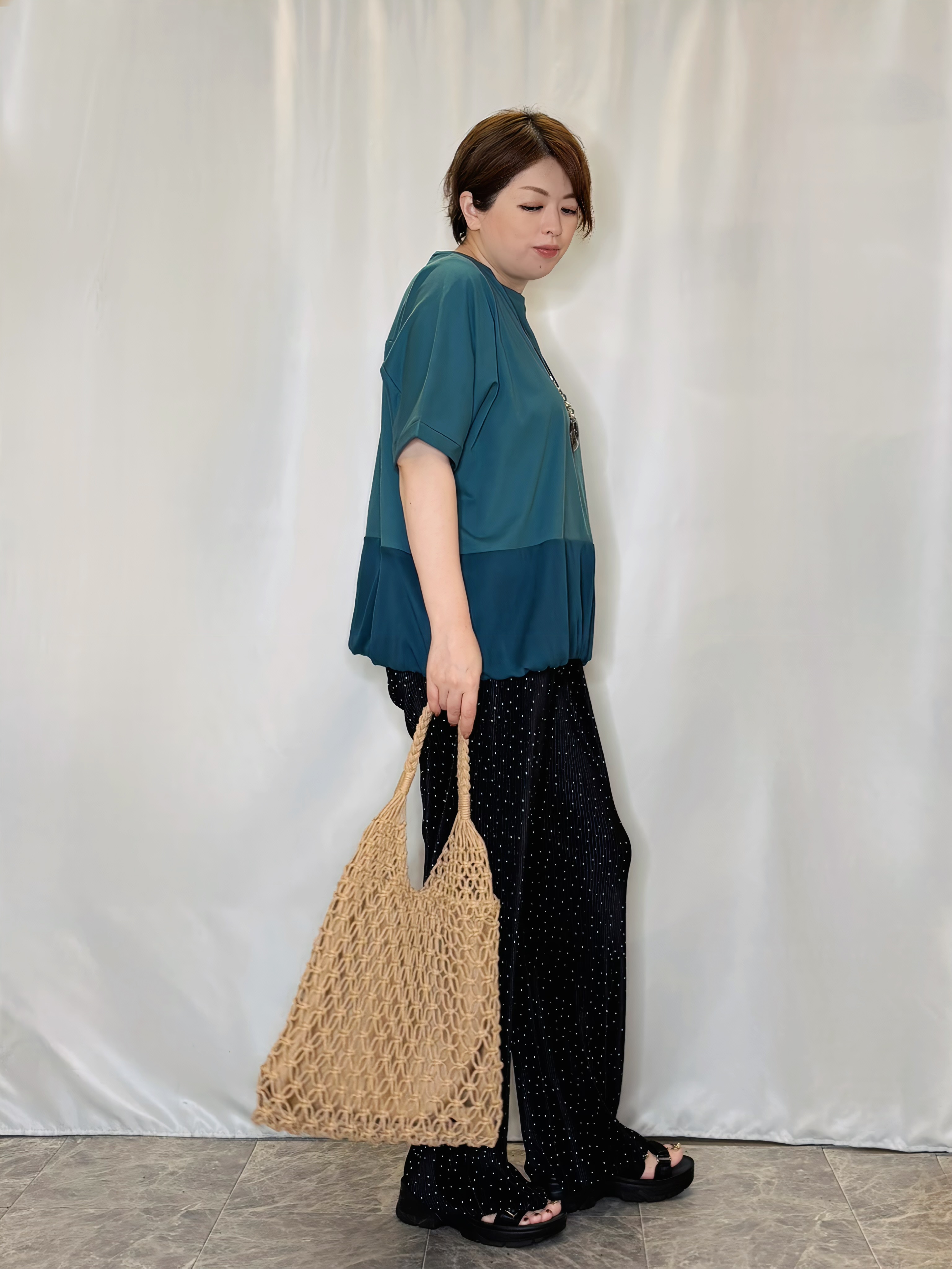 たみさんの「SHOO･LA･RUE｜【洗濯機可/体型カバー】インせず着られる 裾配色 ゆったりバルーントップス」を使ったコーディネート