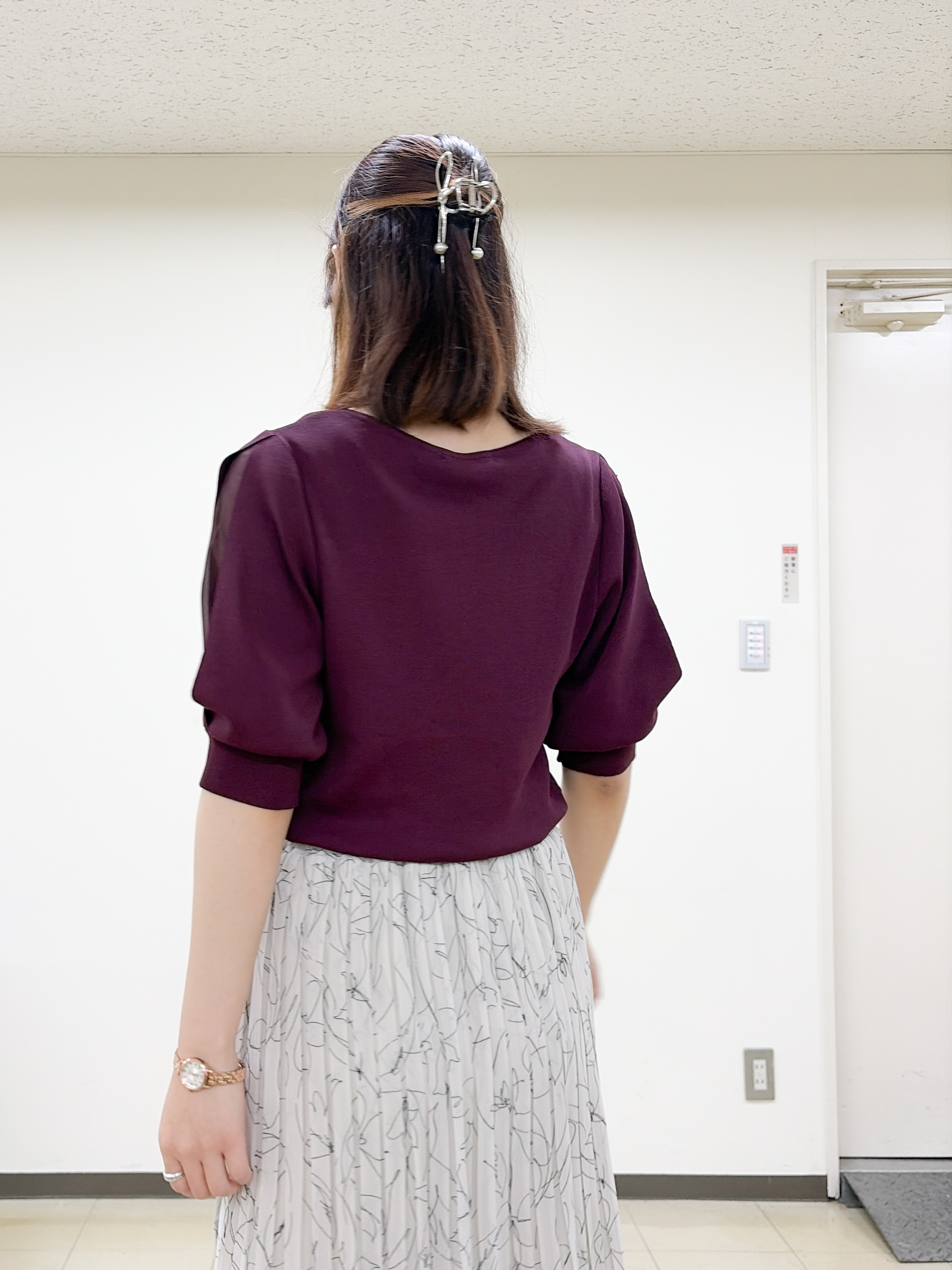yurinaさんの「index｜【接触冷感／UVケア】クールタッチラップスリーブニット《洗濯機OK／XS～3L／9col》」を使ったコーディネート