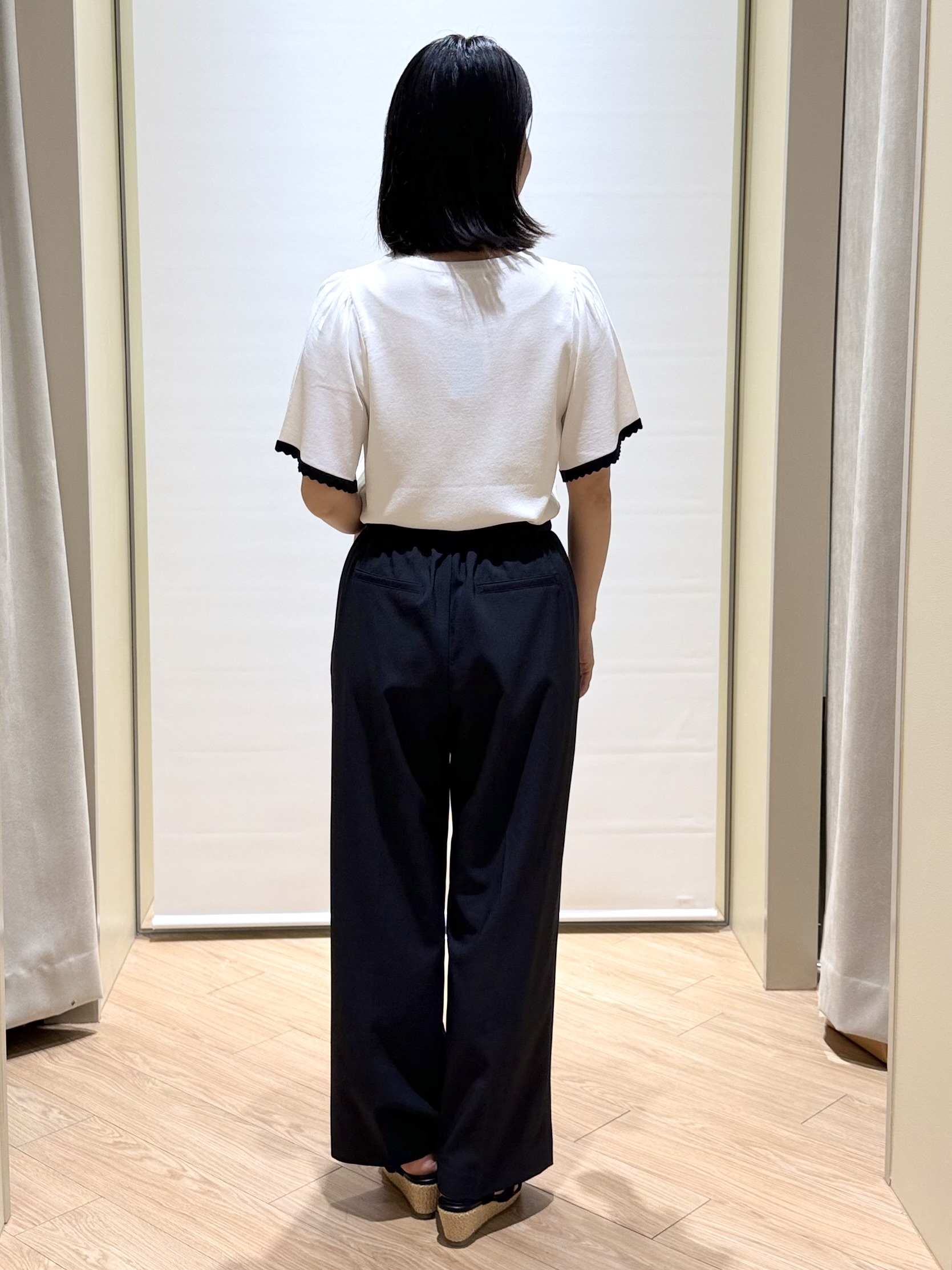 あんりさんの「grove｜高評価！【シリーズ累計36万枚！名品ニット】やわらかドライタッチ スカラップスリーブニット」を使ったコーディネート