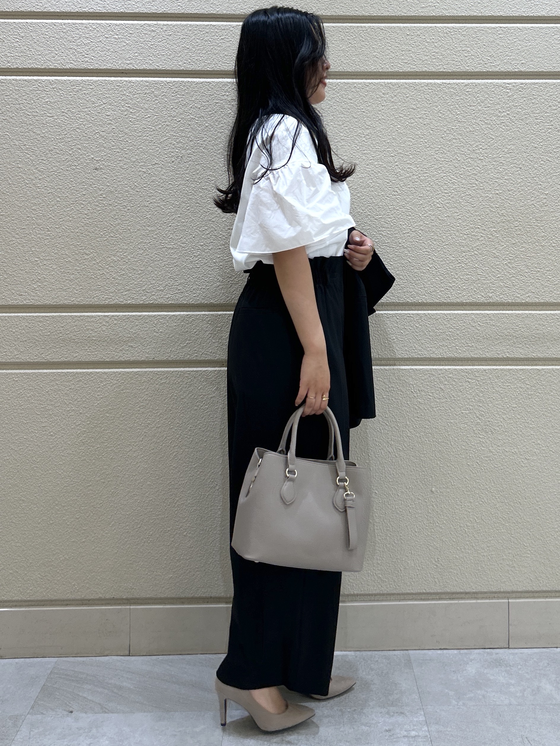 Momokaさんの「COUP DE CHANCE｜【手洗い可／日本製】フレアスリーブプルオーバー」を使ったコーディネート