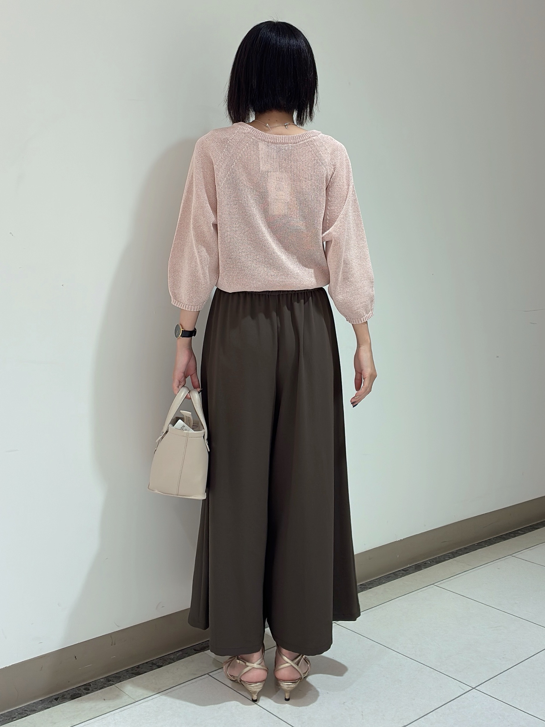 環さんの「UNTITLED｜【洗える/ゆったり】クルーネックドライニット」を使ったコーディネート