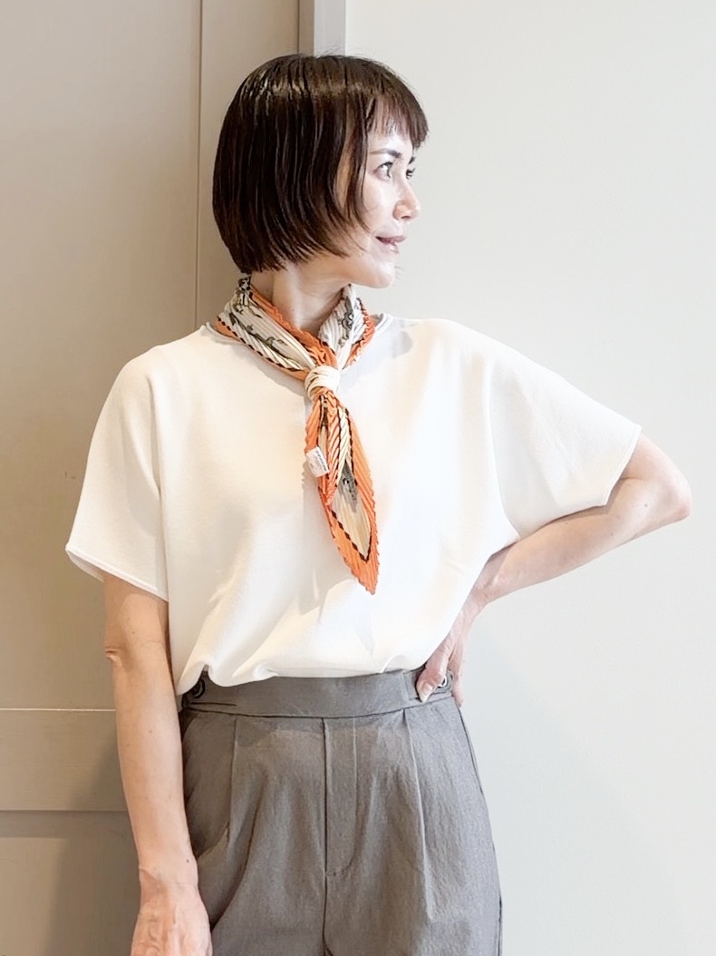 yamakoさんの「grove｜【シリーズ累計36万枚！名品ニット】やわらかドライタッチ ドルマンニット」を使ったコーディネート