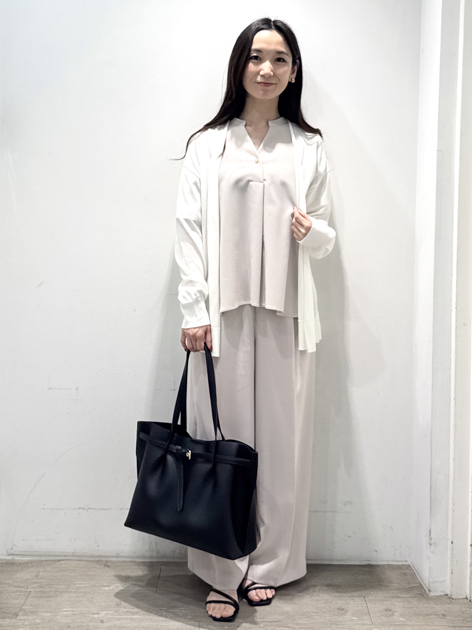 yuicciさんの「OPAQUE.CLIP｜【接触冷感】ニットカーディガン《洗濯機OK／抗ピリング》」を使ったコーディネート