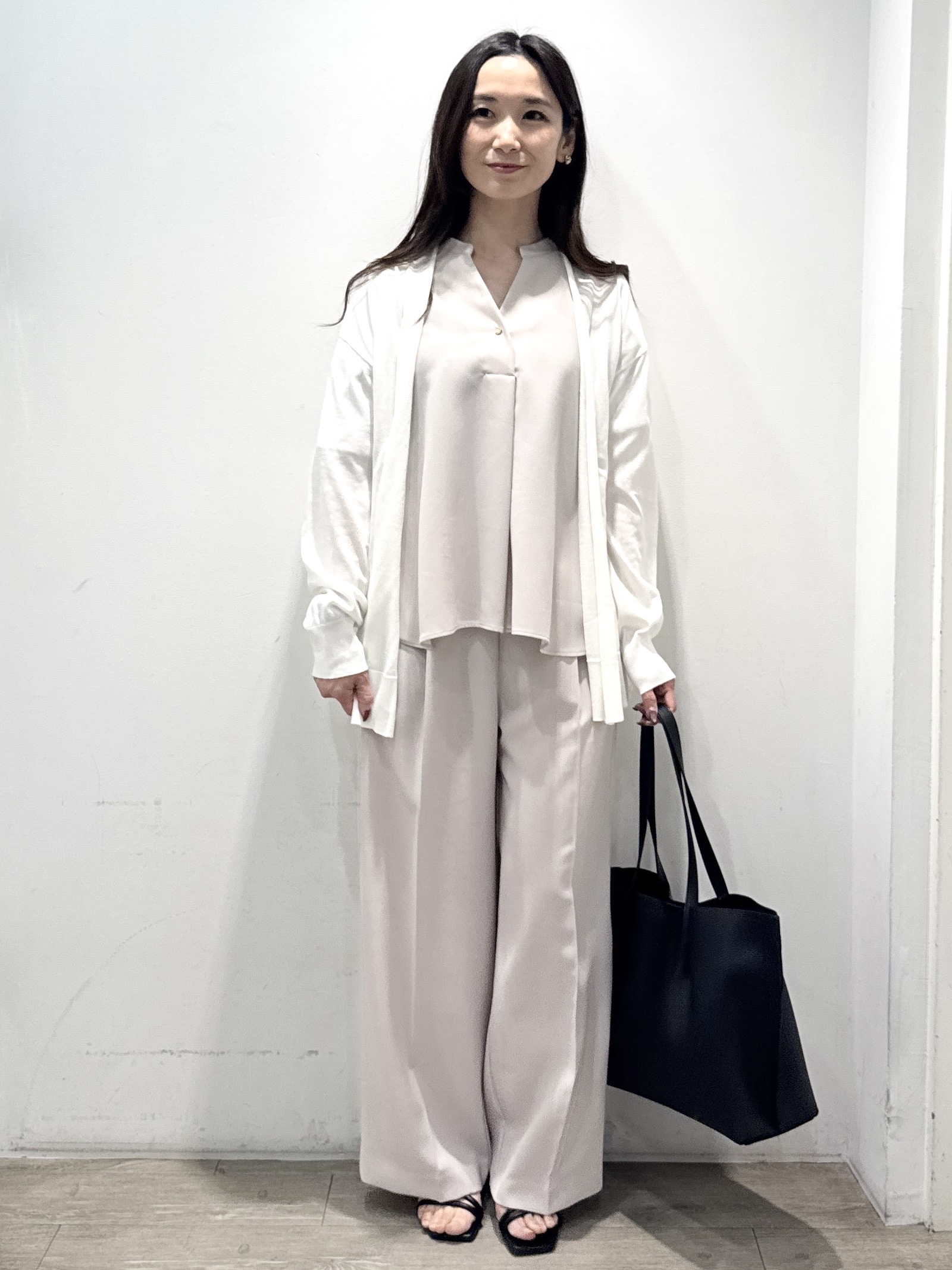 yuicciさんの「OPAQUE.CLIP｜【接触冷感】ニットカーディガン《洗濯機OK／抗ピリング》」を使ったコーディネート