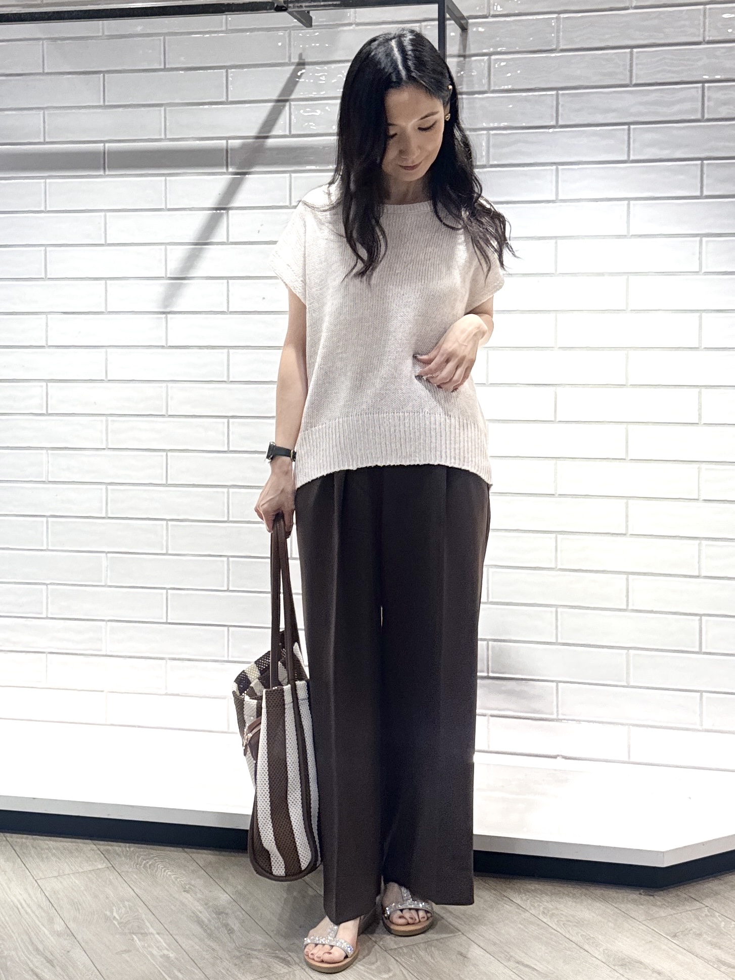 yuicciさんの「OPAQUE.CLIP｜ラメメッシュ フレンチスリーブニット【洗濯機OK】」を使ったコーディネート