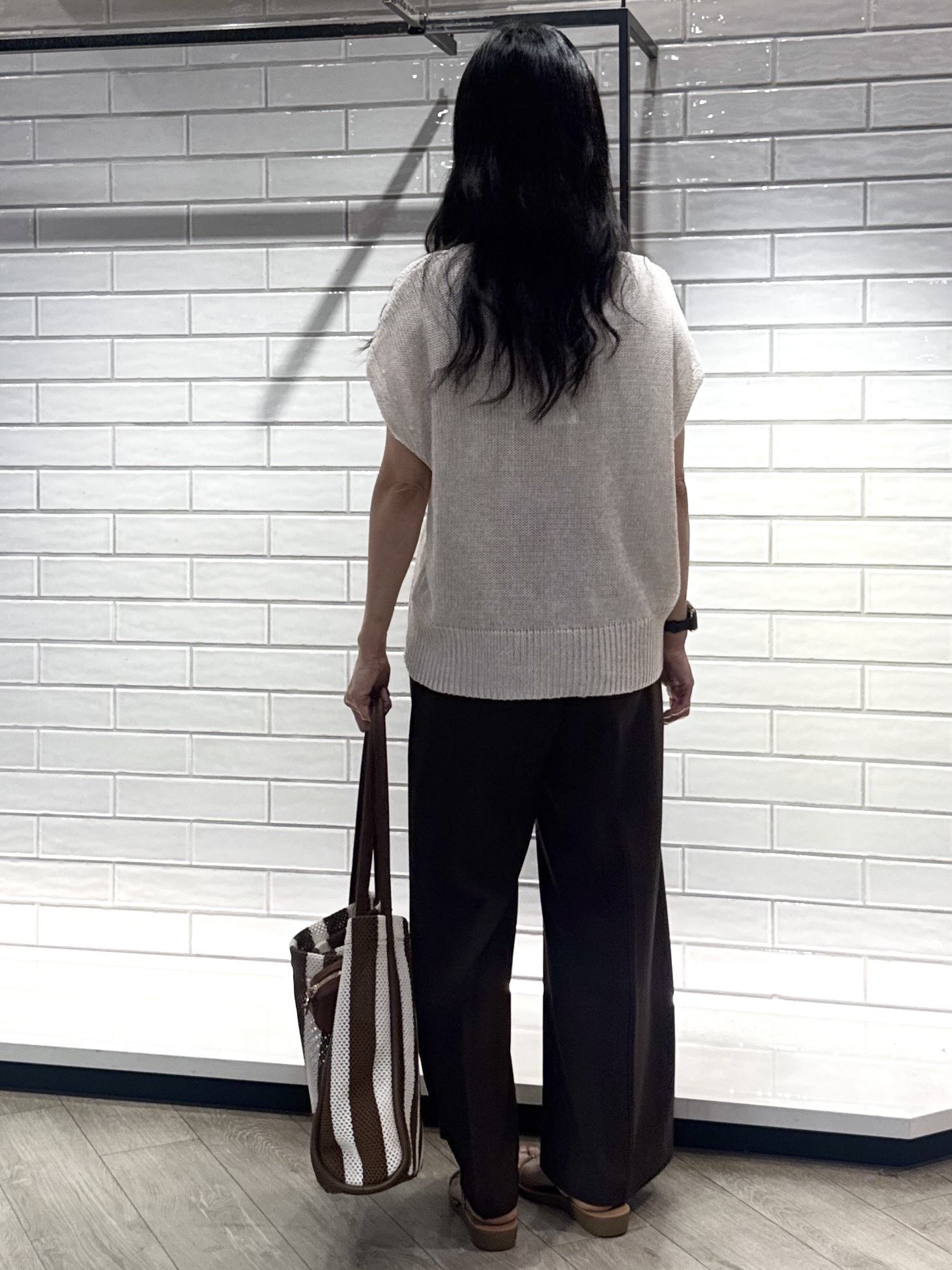 yuicciさんの「OPAQUE.CLIP｜ラメメッシュ フレンチスリーブニット【洗濯機OK】」を使ったコーディネート