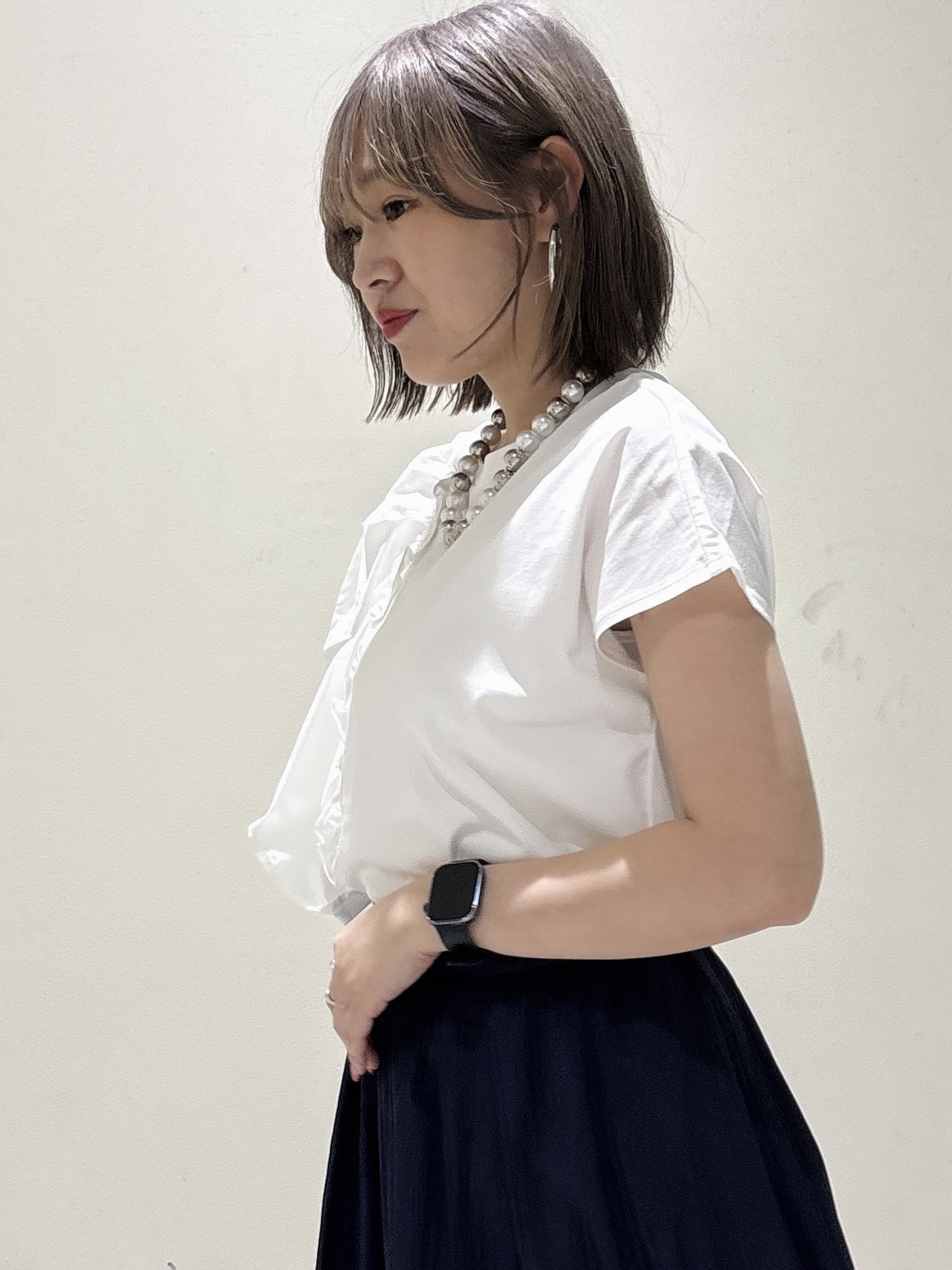 みきちぃさんの「OPAQUE.CLIP｜【UVケア／接触冷感】アシメフリルドッキングカットソー《洗濯機OK》」を使ったコーディネート