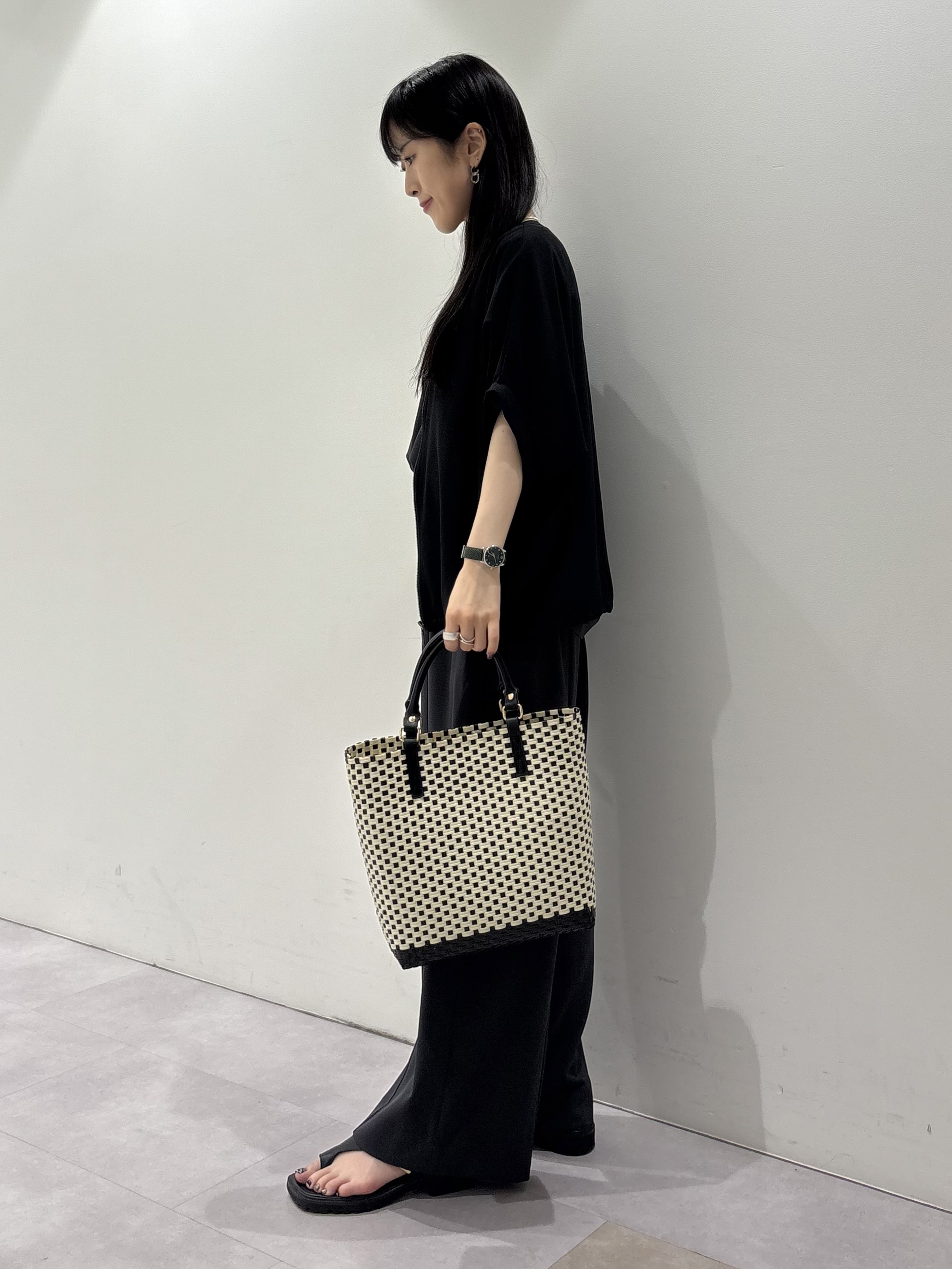KEIKOさんの「INDIVI｜【秋羽織り/着る日傘】ドルマンフォルムブルゾン」を使ったコーディネート