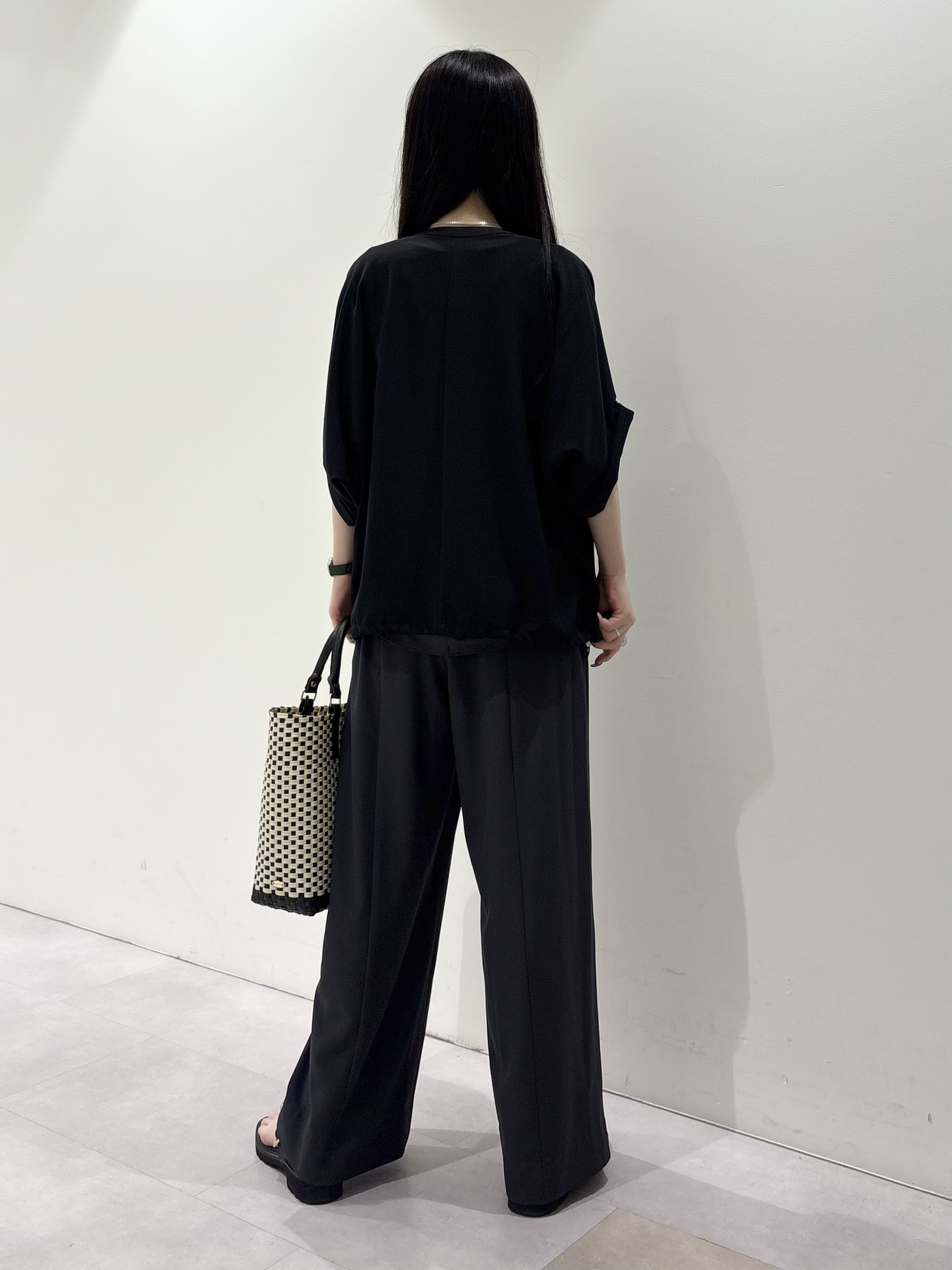 KEIKOさんの「INDIVI｜【秋羽織り/着る日傘】ドルマンフォルムブルゾン」を使ったコーディネート