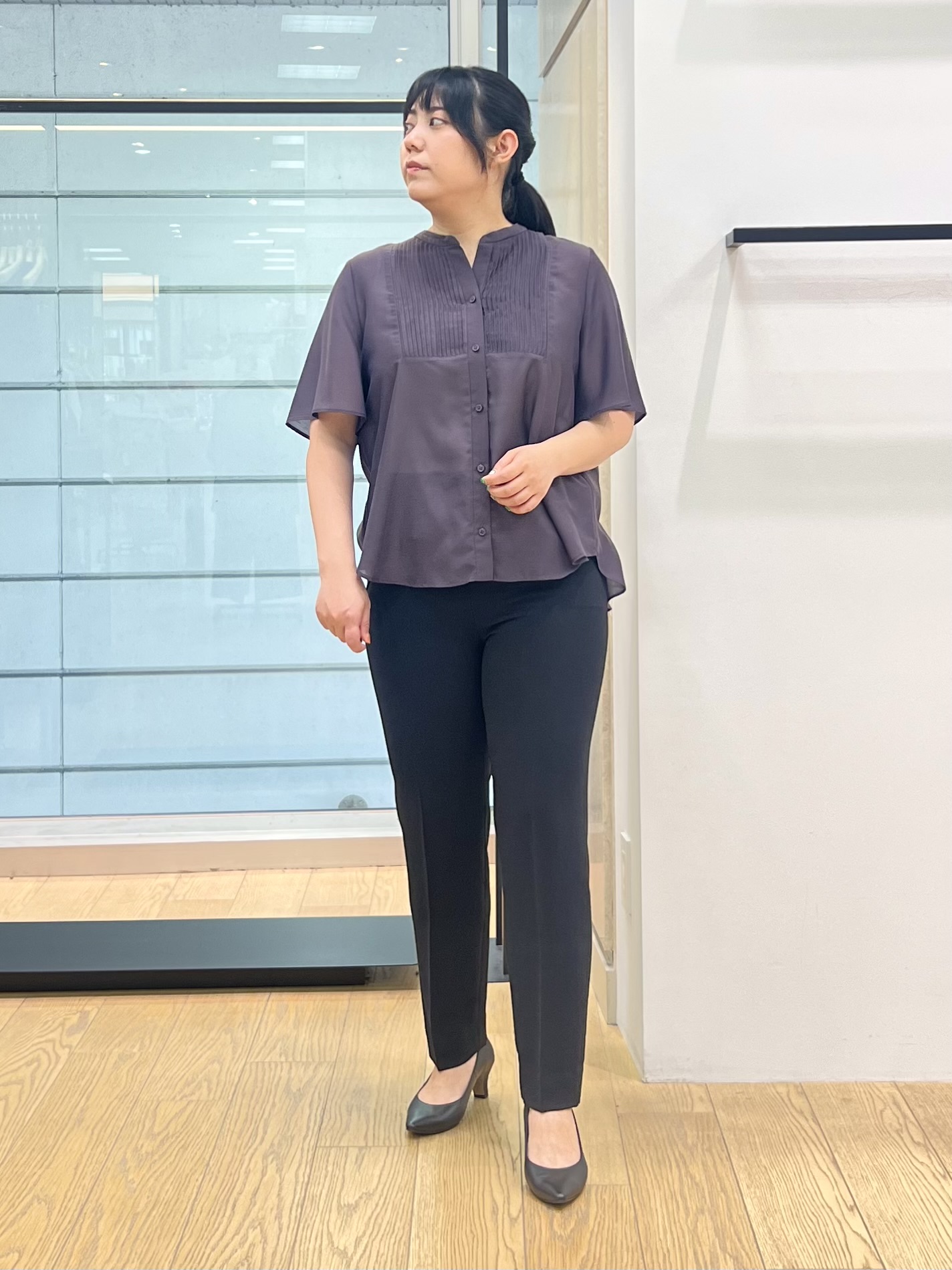 shimaさんの「INDIVI｜【接触冷感/洗える】シアーシャンブレーピンタックブラウス」を使ったコーディネート