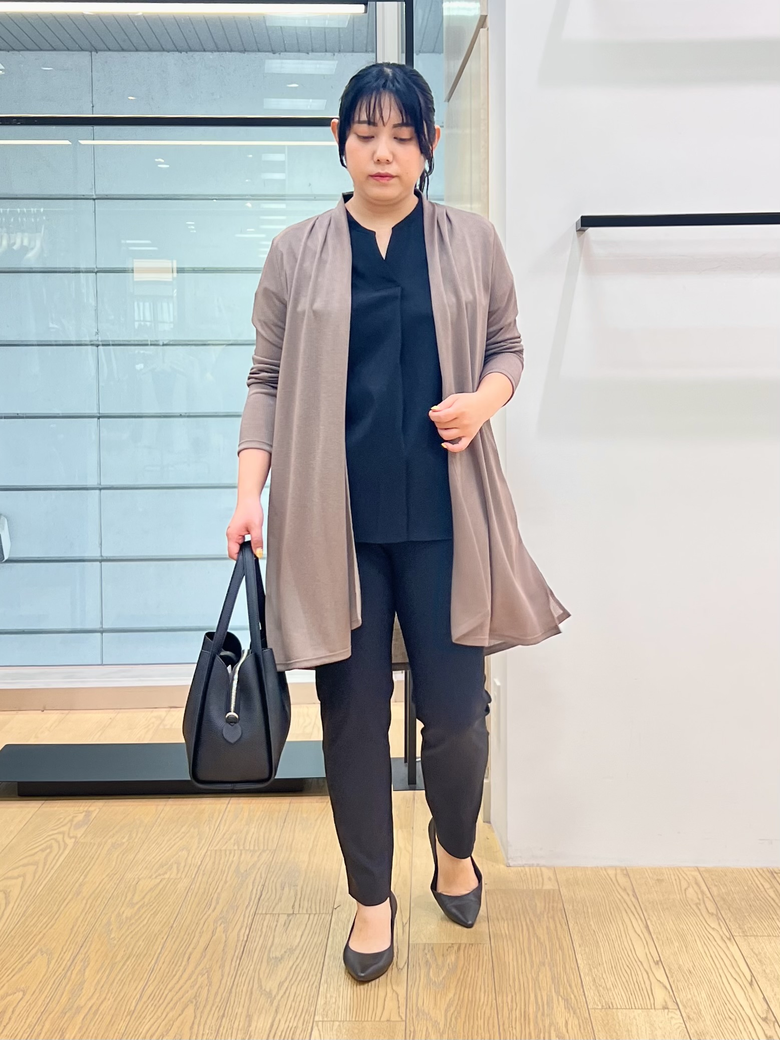 shimaさんの「INDIVI｜【洗える／アンサンブル可能】シアーストライプカーディガン」を使ったコーディネート