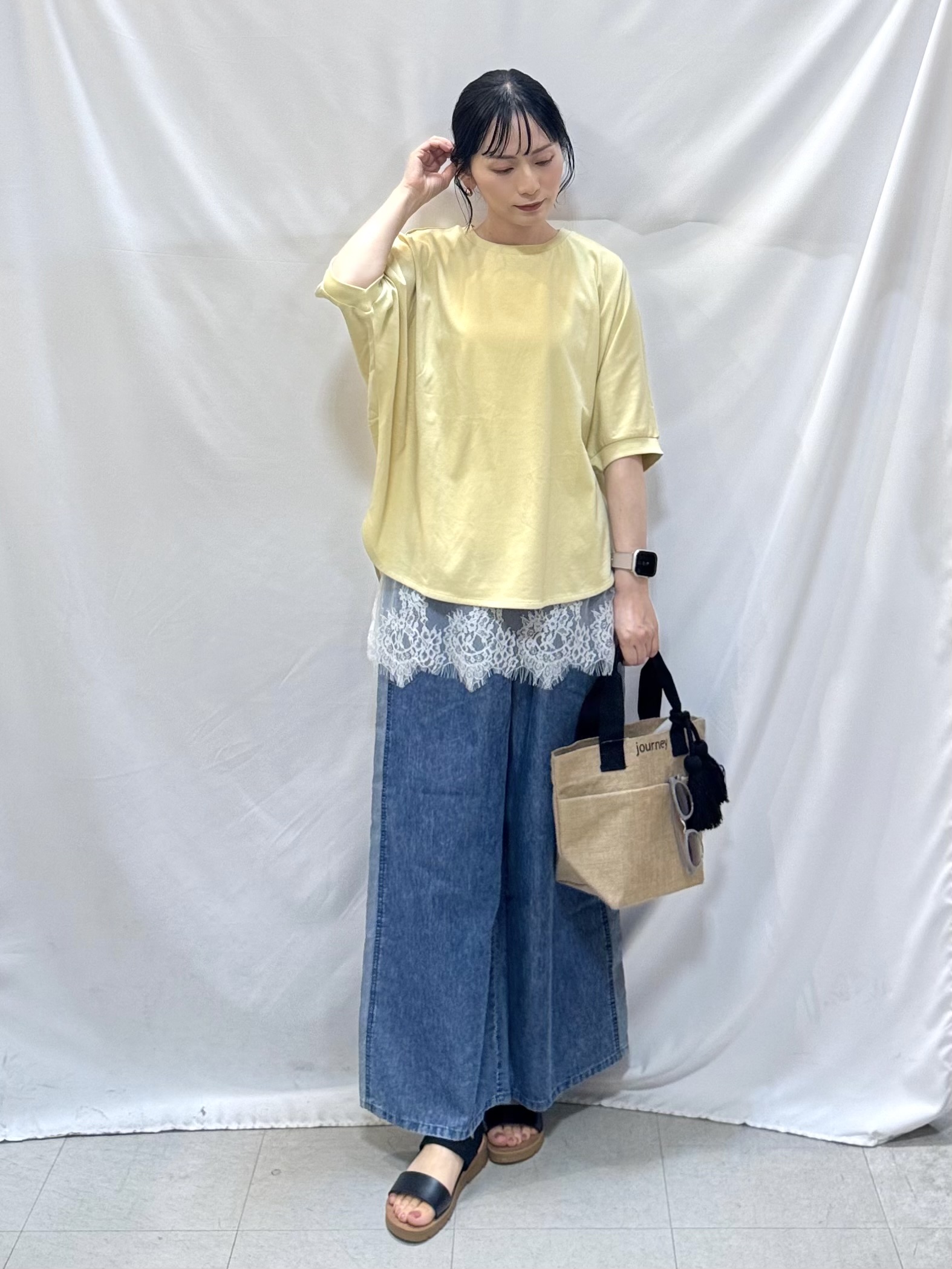 𝐇𝐢𝐫𝐨𝐦𝐢さんの「SHOO･LA･RUE｜【体型カバー/洗濯機可】二の腕隠れる 前後切替ドルマンTシャツ」を使ったコーディネート