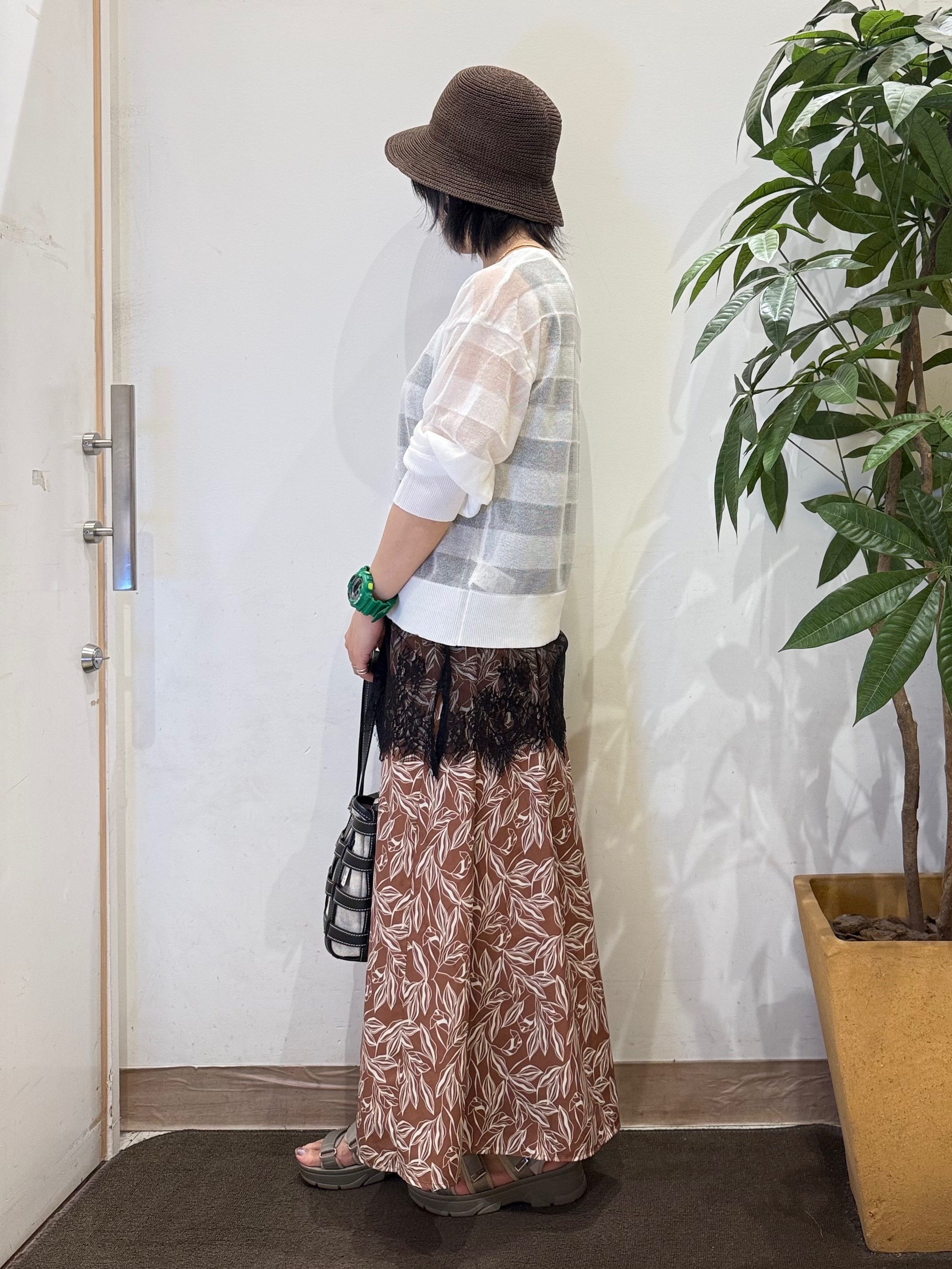 misakiさんの「SHOO･LA･RUE｜【洗濯機可/S-LL】涼し気な透け感 日差し冷房対策に シアーボーダーカーディガン」を使ったコーディネート