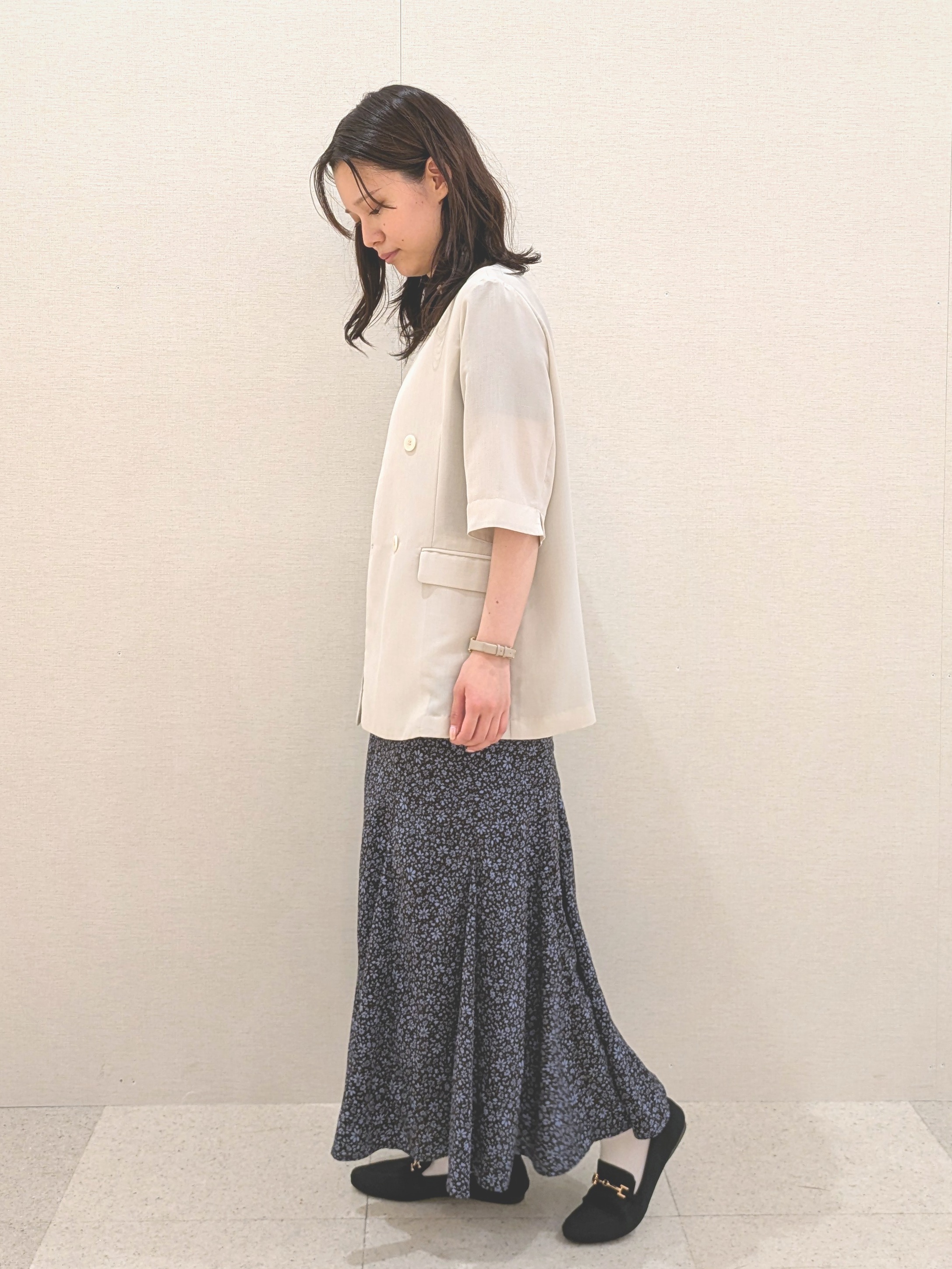 小野紗良さんの「grove｜【洗濯機OK/ひんやり】軽く羽織れるハーフスリーブジャケット」を使ったコーディネート