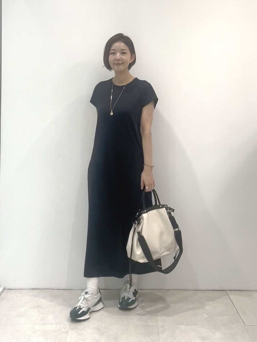 まどかさんの「UNTITLED｜【接触冷感/UVカット/遮熱/抗菌防臭】ライトプレーティングワンピース」を使ったコーディネート
