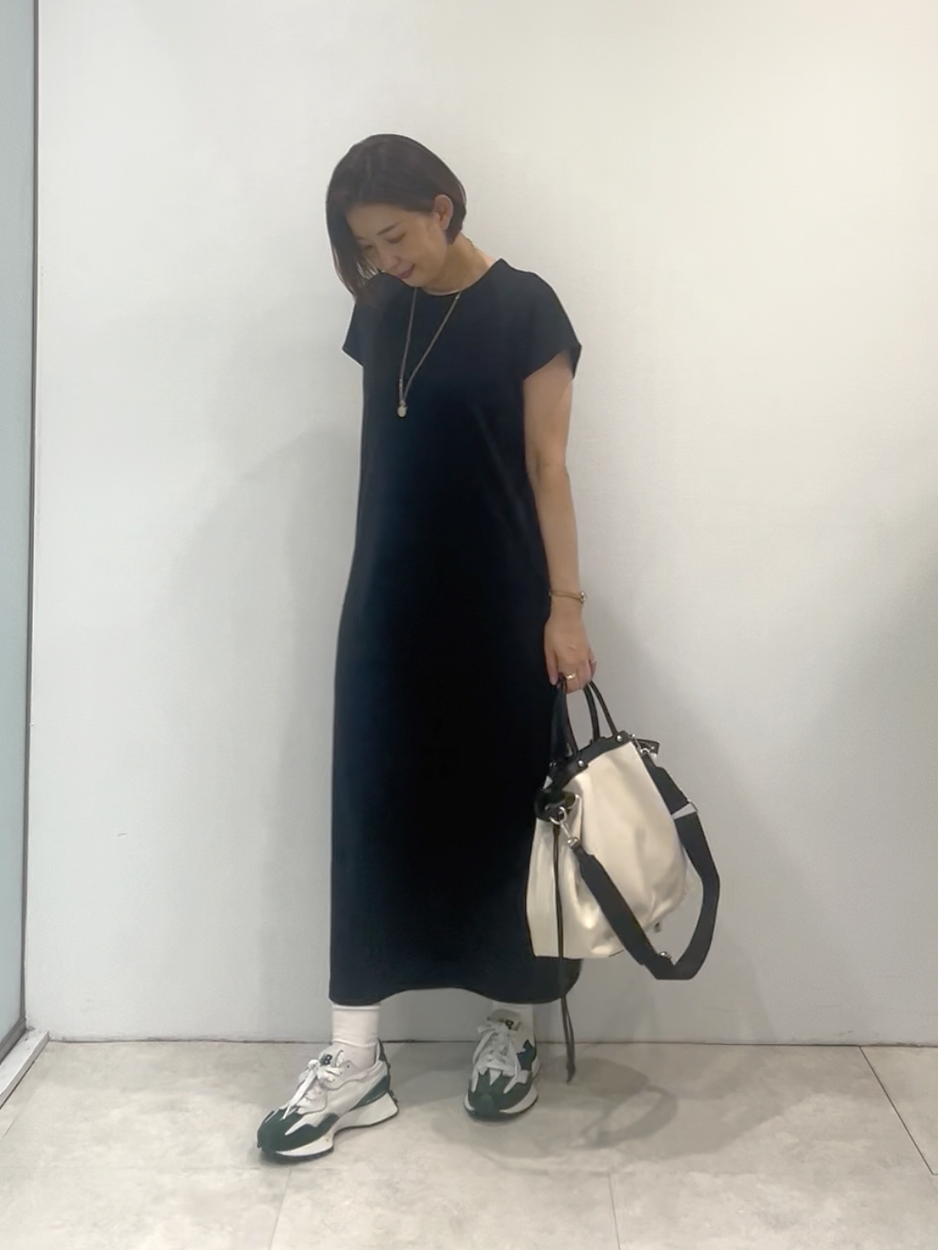 まどかさんの「UNTITLED｜【接触冷感/UVカット/遮熱/抗菌防臭】ライトプレーティングワンピース」を使ったコーディネート
