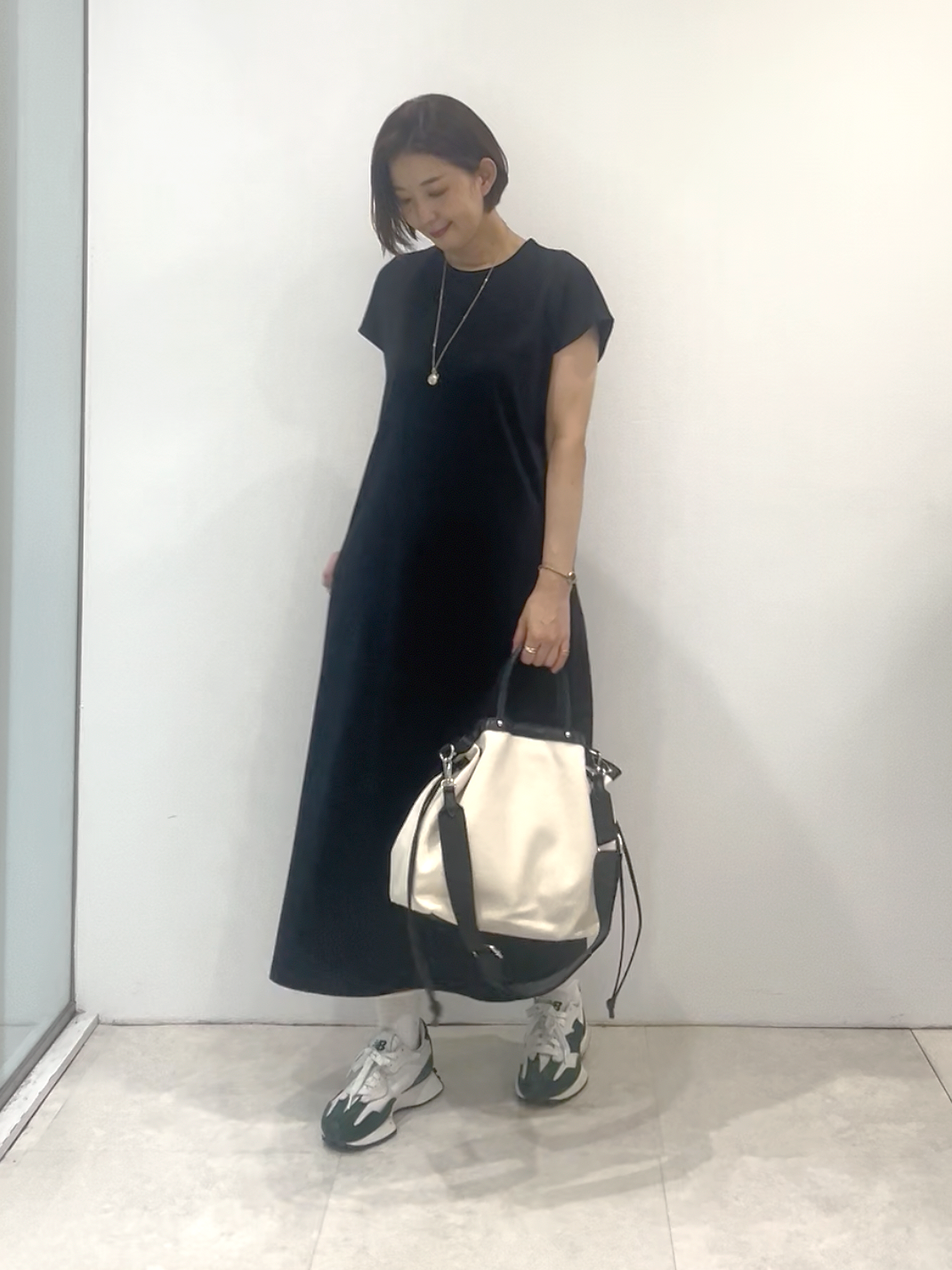 まどかさんの「UNTITLED｜【接触冷感/UVカット/遮熱/抗菌防臭】ライトプレーティングワンピース」を使ったコーディネート