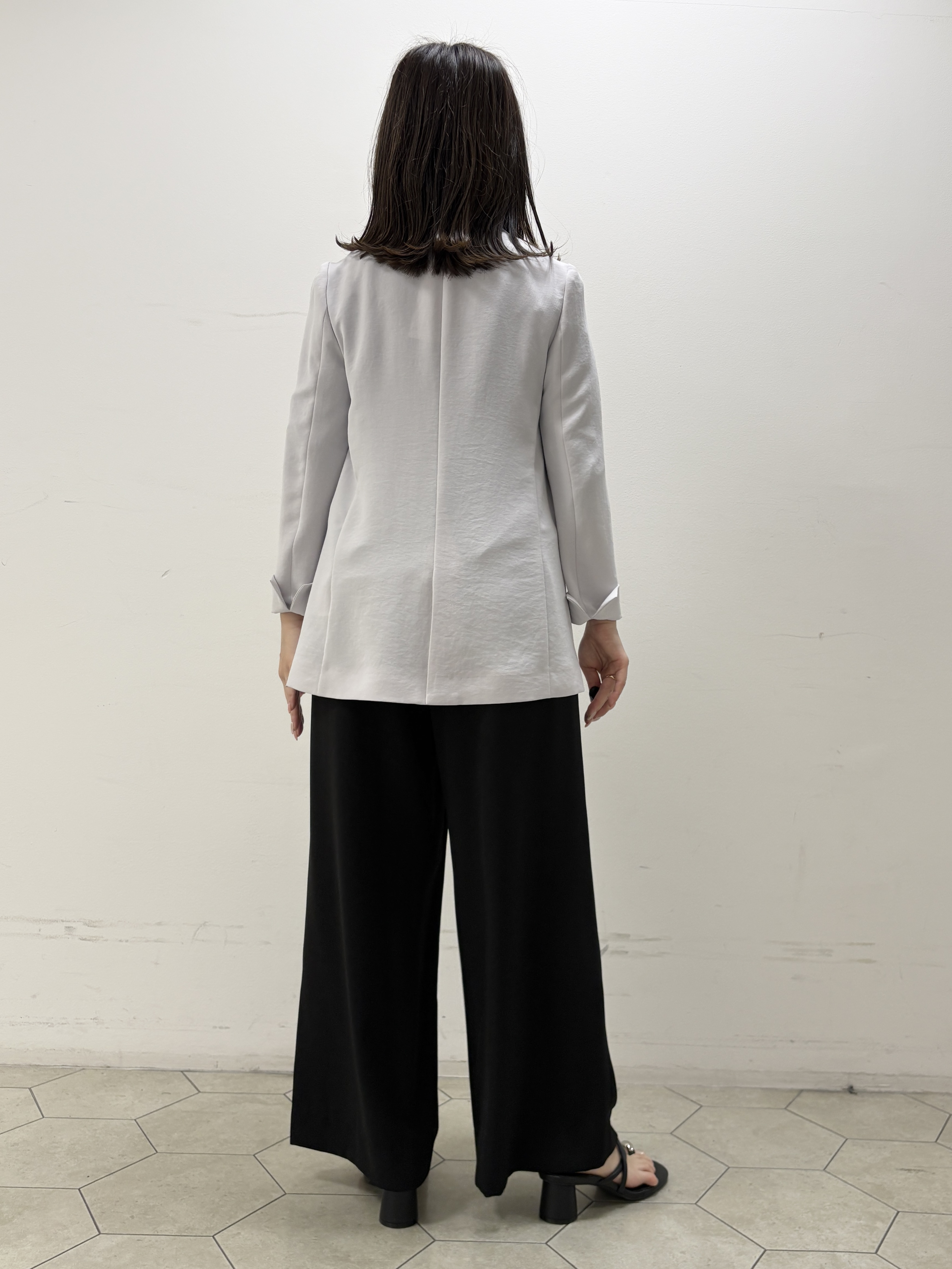 kahoさんの「INDIVI｜【洗える／多機能／SETUP可】着る日傘ダブルジャケット」を使ったコーディネート
