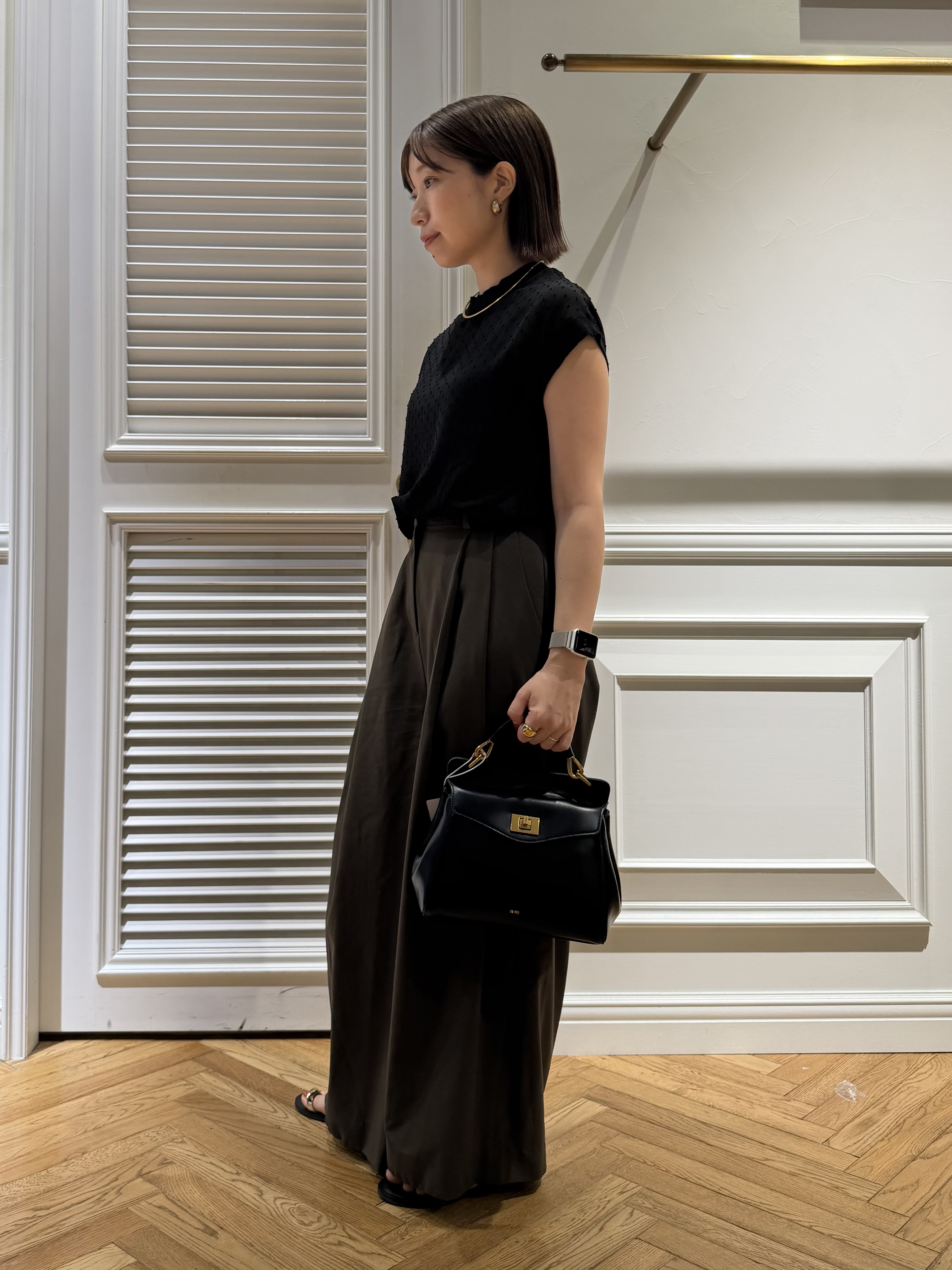 つじ まこさんの「DRESSTERIOR｜ジュートキャンバス ミニバッグ」を使ったコーディネート