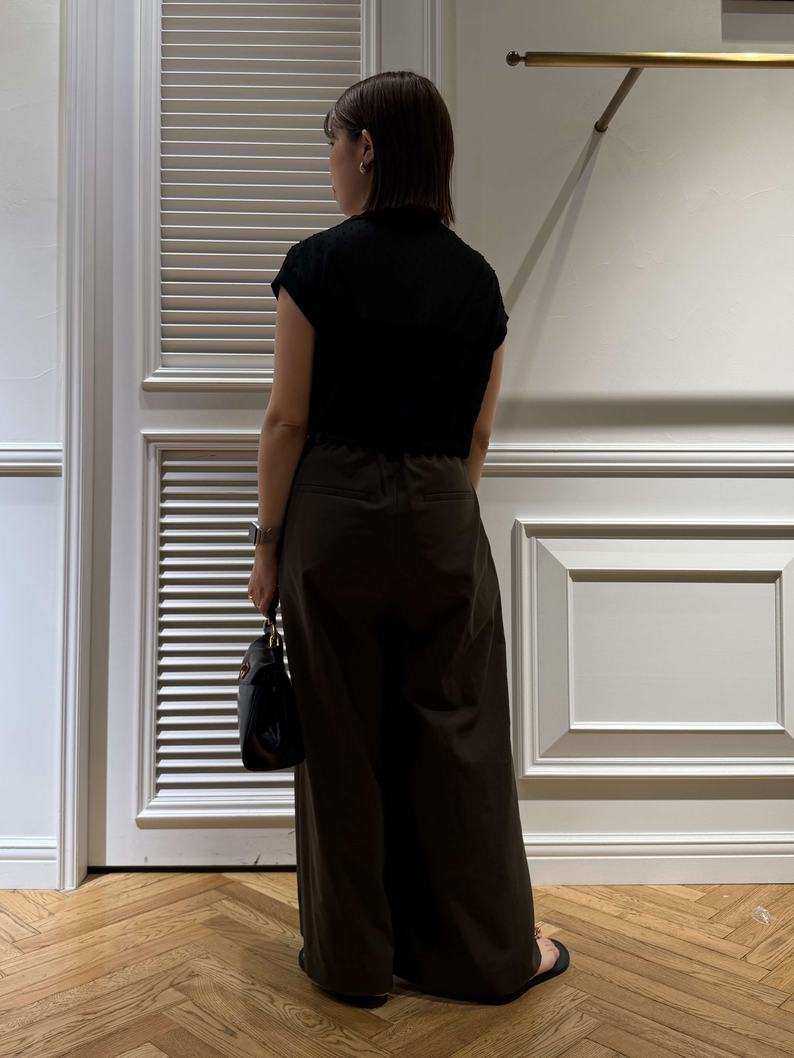 つじ まこさんの「DRESSTERIOR｜ジュートキャンバス ミニバッグ」を使ったコーディネート