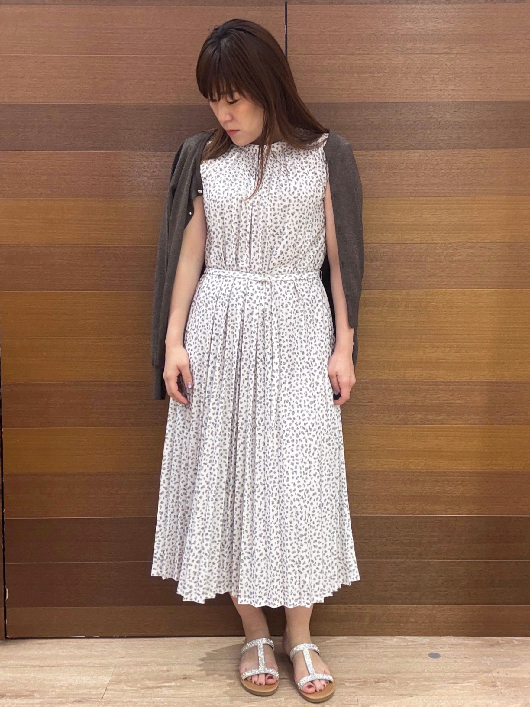maichiさんの「OPAQUE.CLIP｜【接触冷感】シアーラメドルマンショートカーディガン《洗濯機OK》」を使ったコーディネート