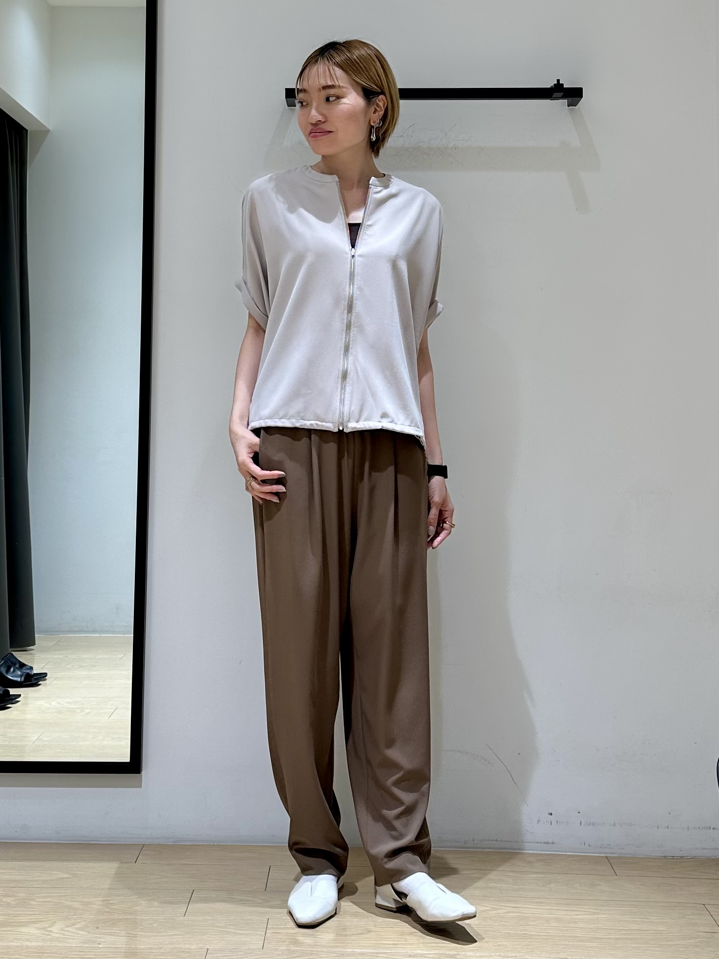 YORIKOさんの「INDIVI｜【秋羽織り/着る日傘】ドルマンフォルムブルゾン」を使ったコーディネート