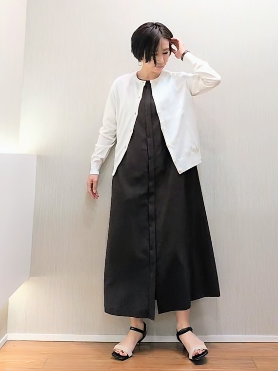 ミズタさんの「UNTITLED｜◆【9色展開/アンサンブル可】コットンクルーネックカーディガン」を使ったコーディネート