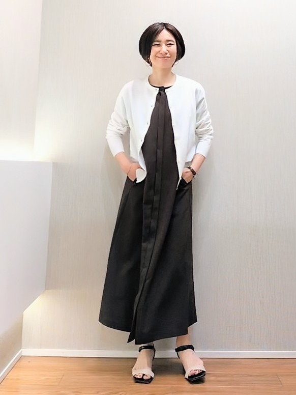 ミズタさんの「UNTITLED｜◆【9色展開/アンサンブル可】コットンクルーネックカーディガン」を使ったコーディネート
