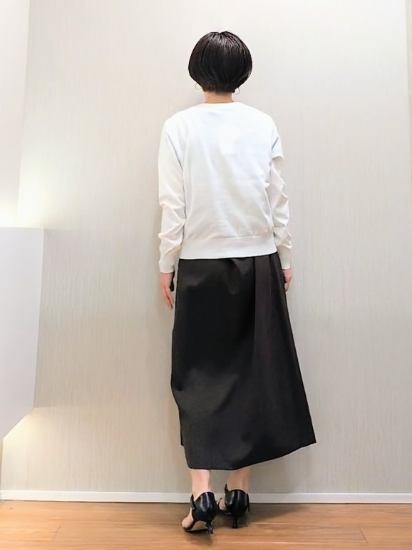 ミズタさんの「UNTITLED｜◆【9色展開/アンサンブル可】コットンクルーネックカーディガン」を使ったコーディネート