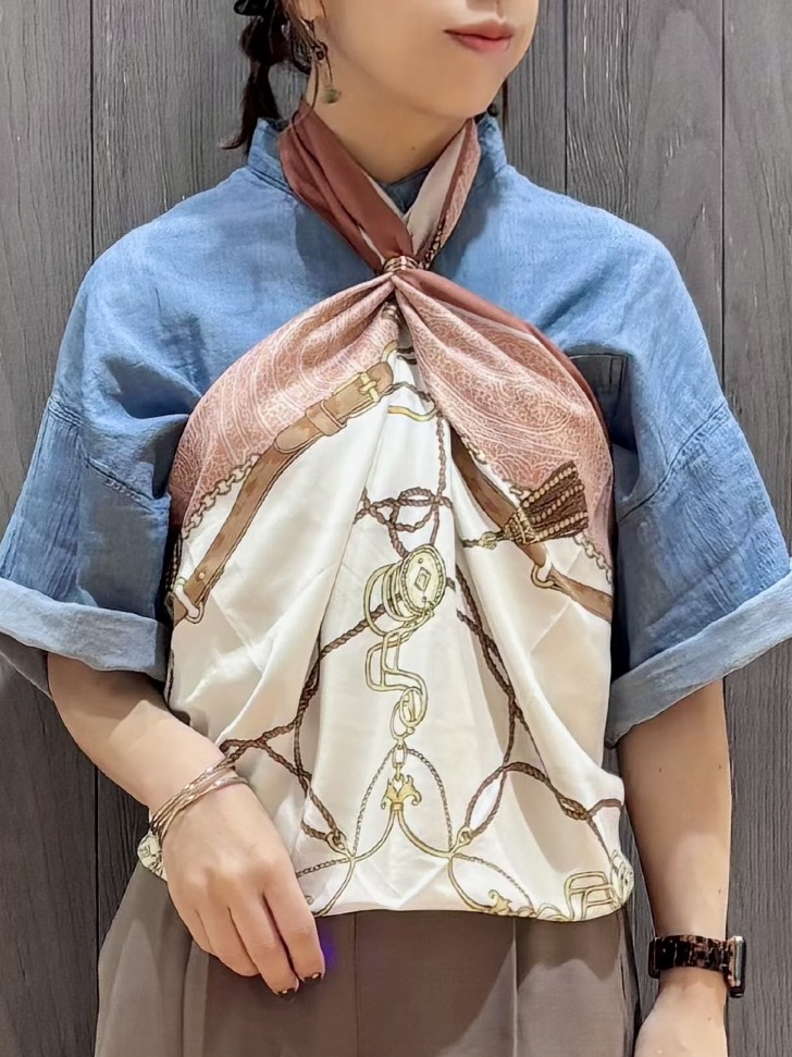meiさんの「SHOO･LA･RUE｜【S-LL/洗濯機可/綿100%】やわらかシアーデニム 5分袖ポケットシャツ」を使ったコーディネート