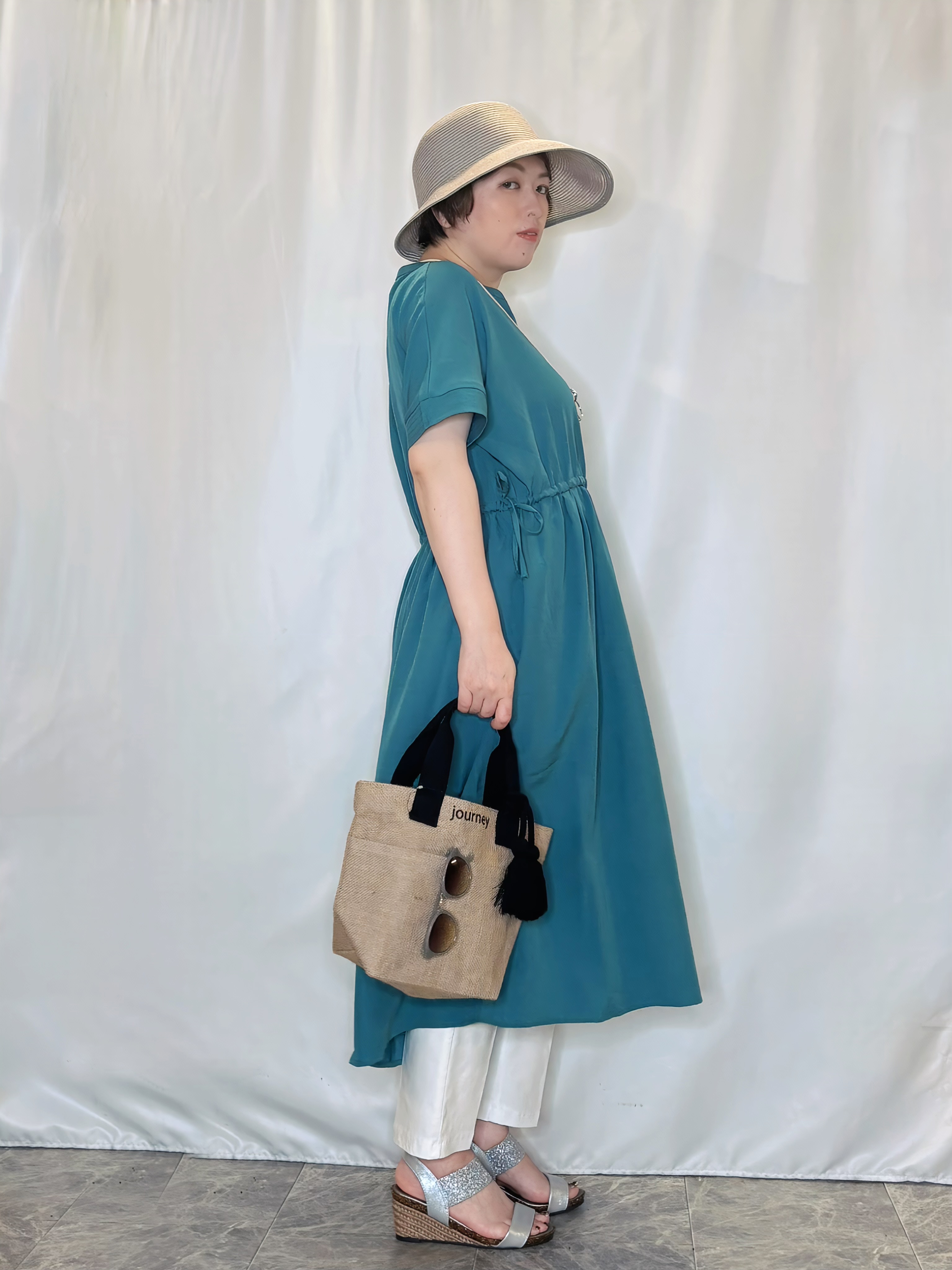 たみさんの「SHOO･LA･RUE｜【洗濯機可/体型カバー】ウエストシャーリングで女性らしく 麻調スキッパーサイドリボンワンピース」を使ったコーディネート