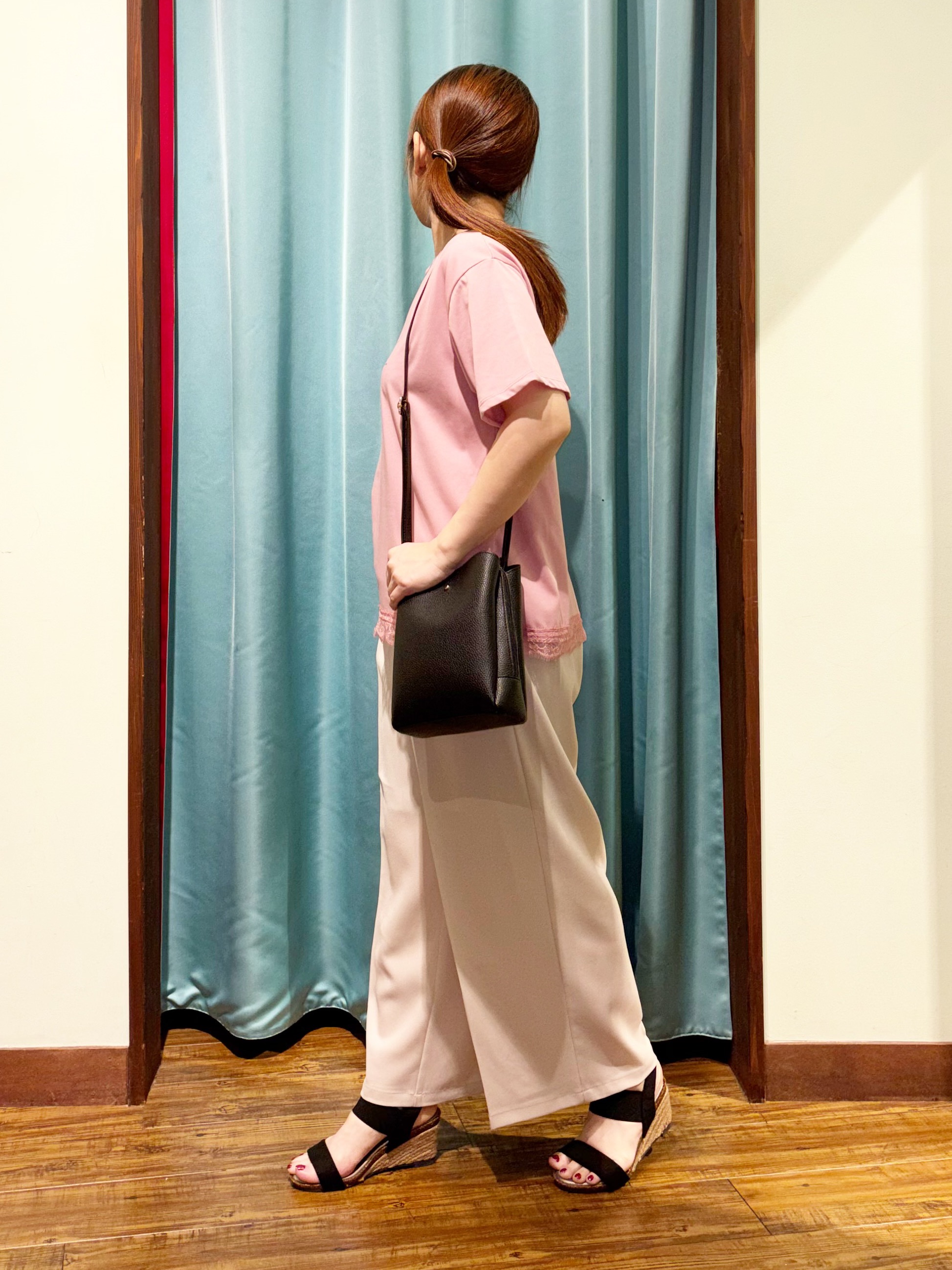 tukiさんの「SHOO･LA･RUE｜【UV/S-LL/洗濯機可】真夏に着たい裾レースが女性らしさをプラスする プリントアソートTシャツ」を使ったコーディネート