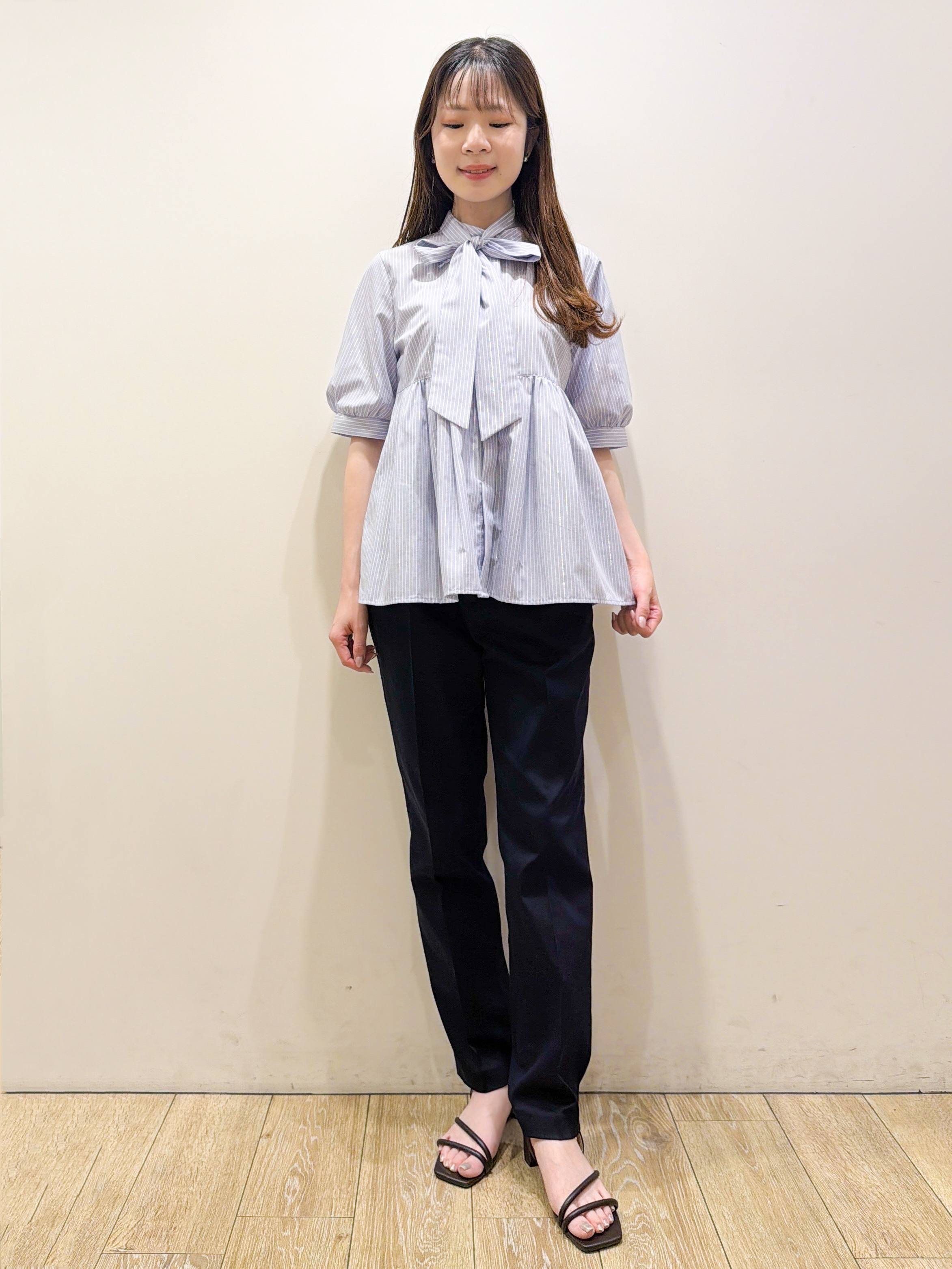ayaさんの「index｜【防シワ】2wayボウタイペプラム5分袖ブラウス《洗濯機OK／イージーアイロン》」を使ったコーディネート