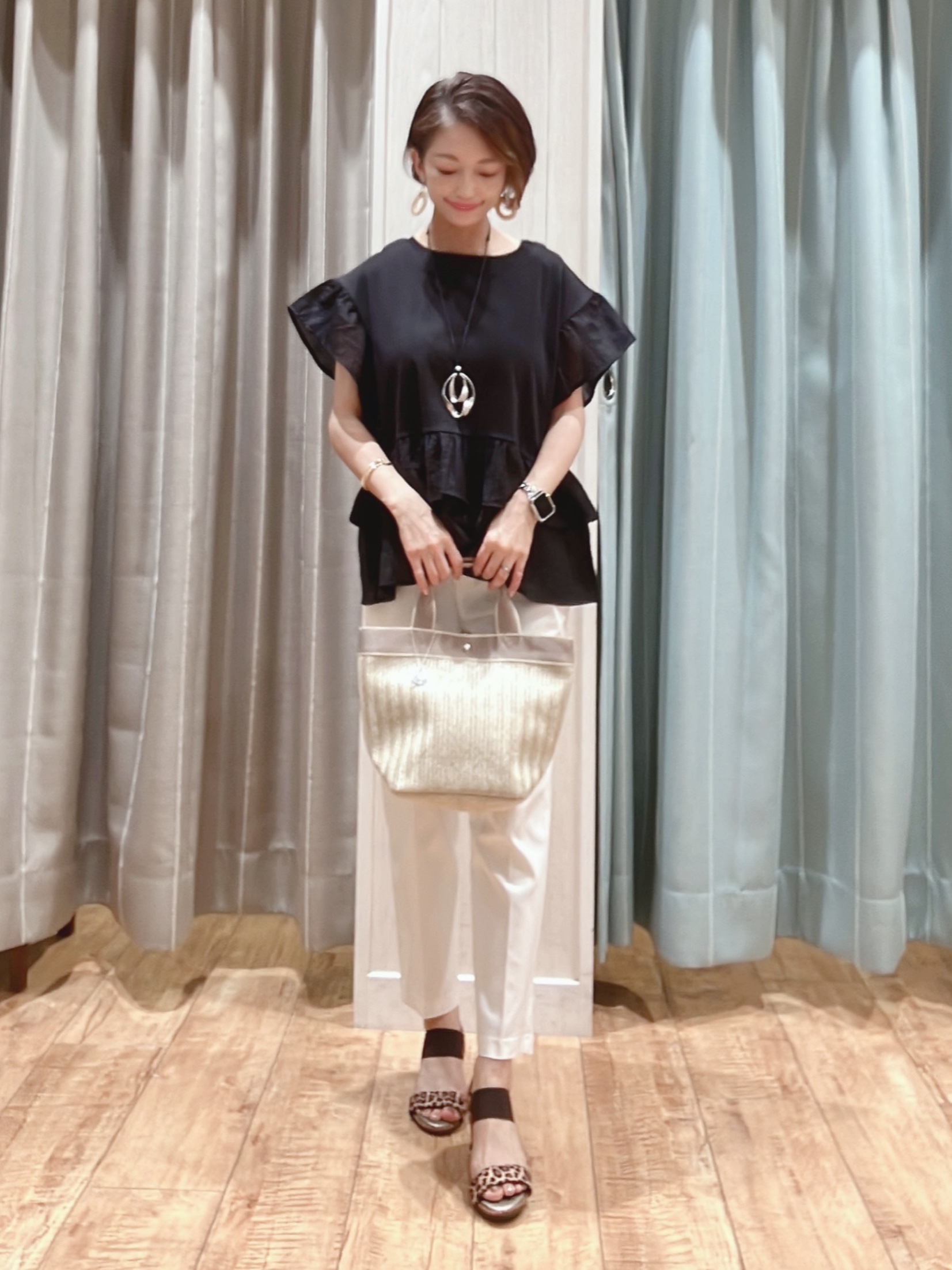 aaamiさんの「SHOO･LA･RUE｜【S-LL/洗濯機可】着るだけで決まる 主役級フリルトップス」を使ったコーディネート