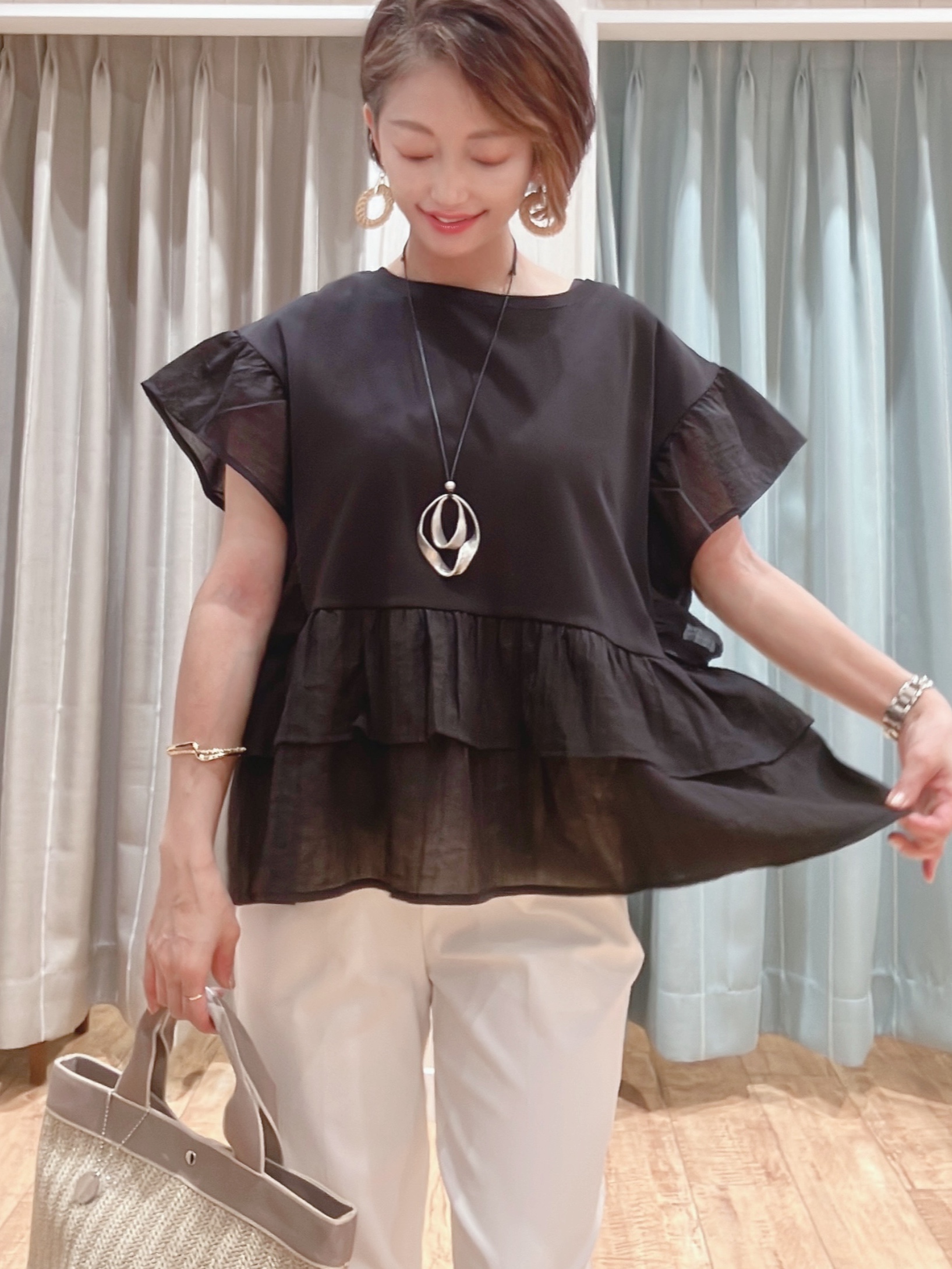 aaamiさんの「SHOO･LA･RUE｜【S-LL/洗濯機可】着るだけで決まる 主役級フリルトップス」を使ったコーディネート