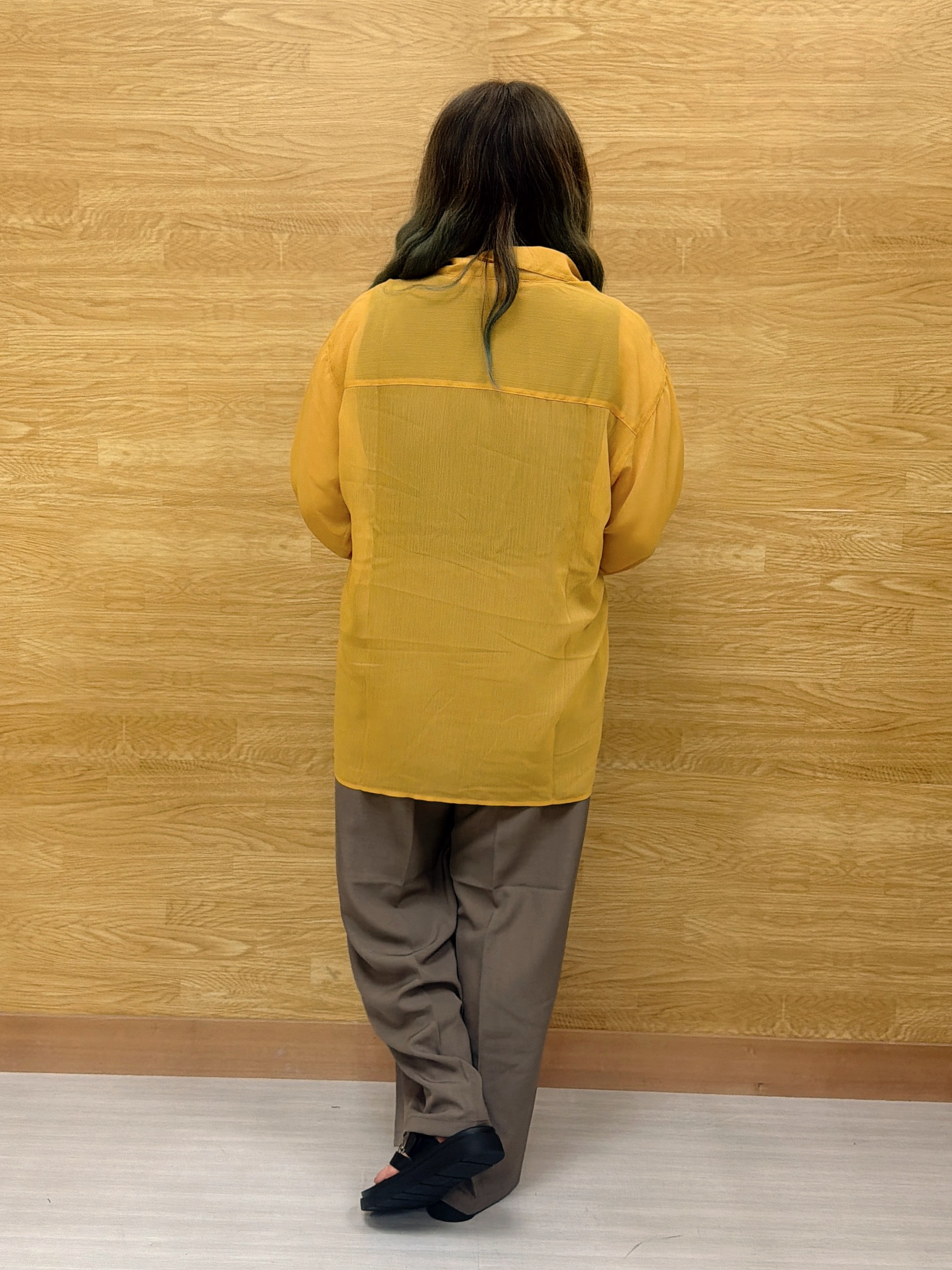 ぁむさんの「SHOO･LA･RUE｜【洗濯機可】ダブルポケット 楊柳しぼしぼシアーシャツ」を使ったコーディネート