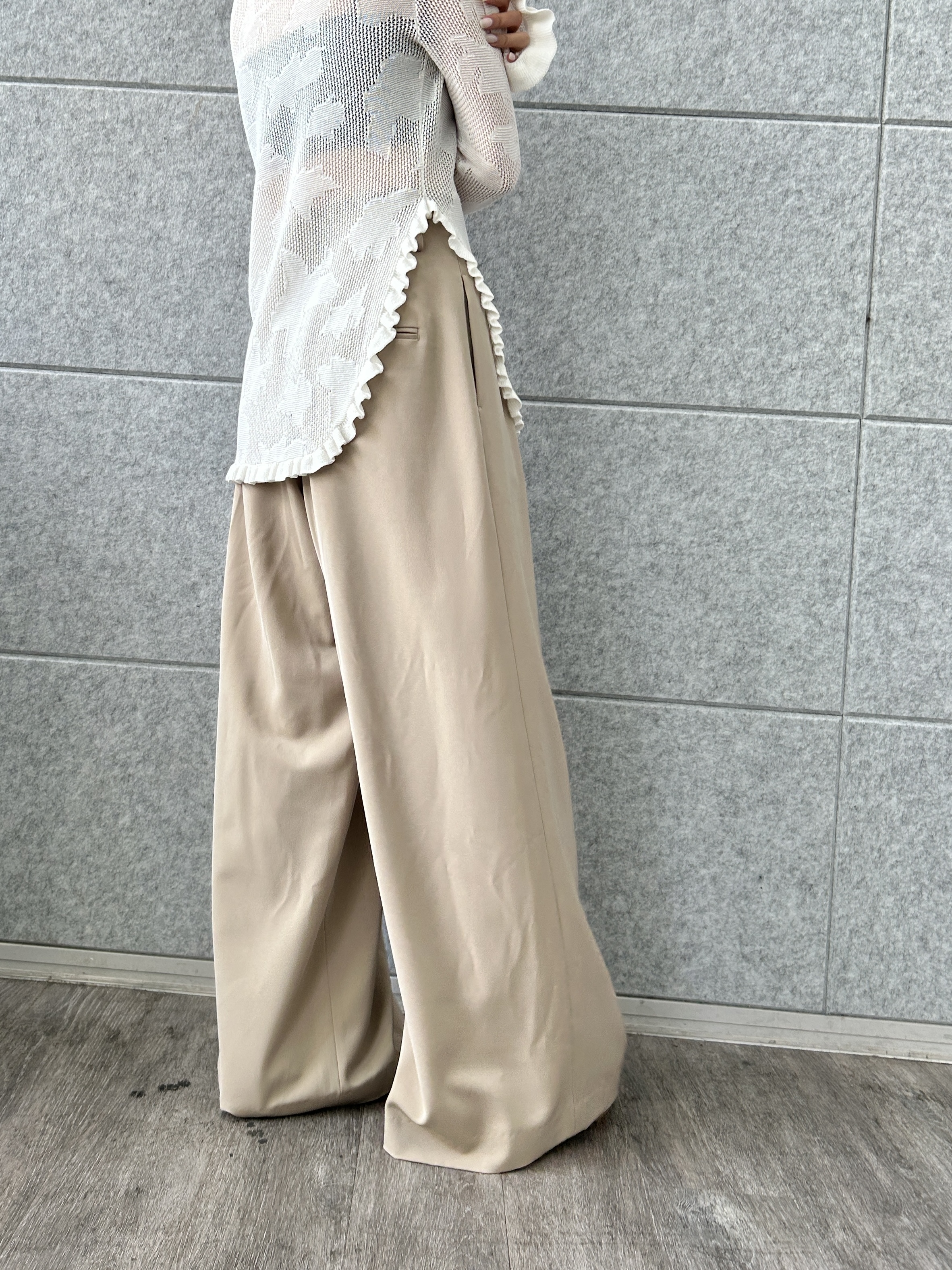 harunaさんの「CODE A｜flower mesh pullover」を使ったコーディネート