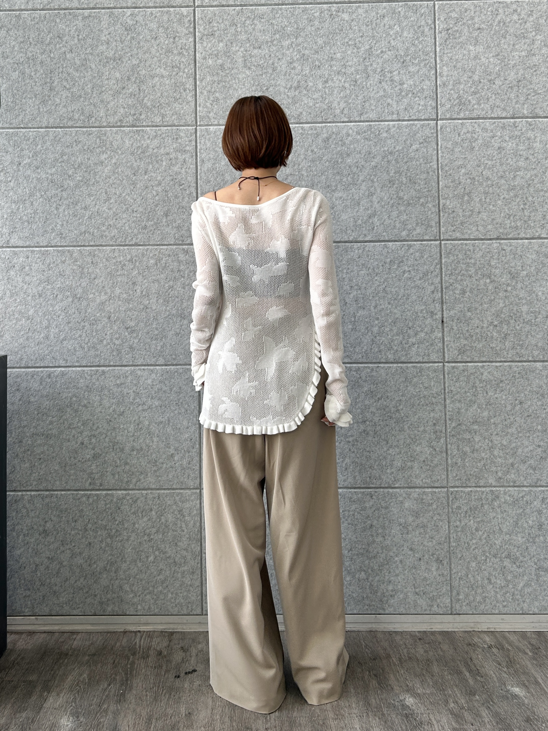 harunaさんの「CODE A｜flower mesh pullover」を使ったコーディネート