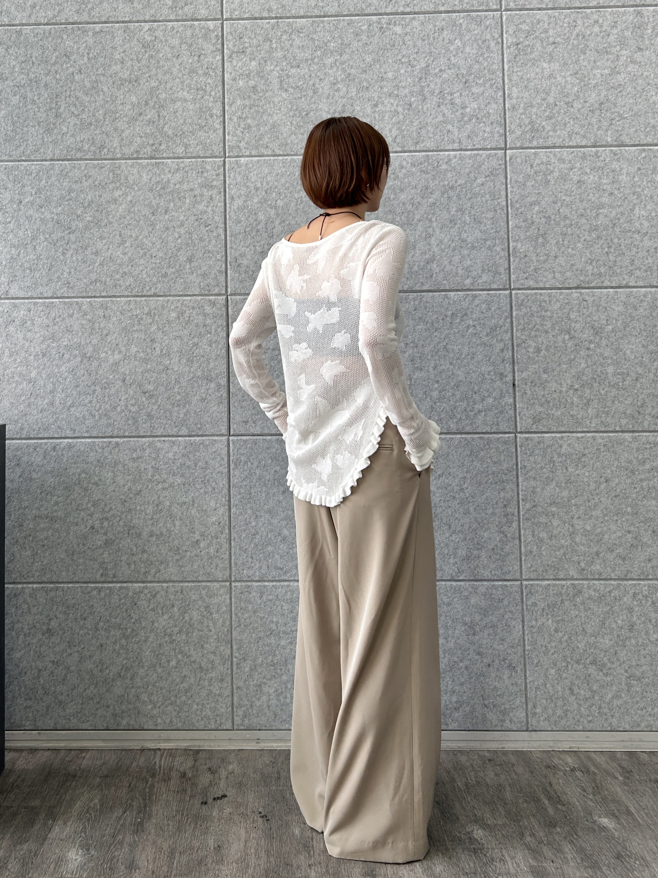harunaさんの「CODE A｜flower mesh pullover」を使ったコーディネート