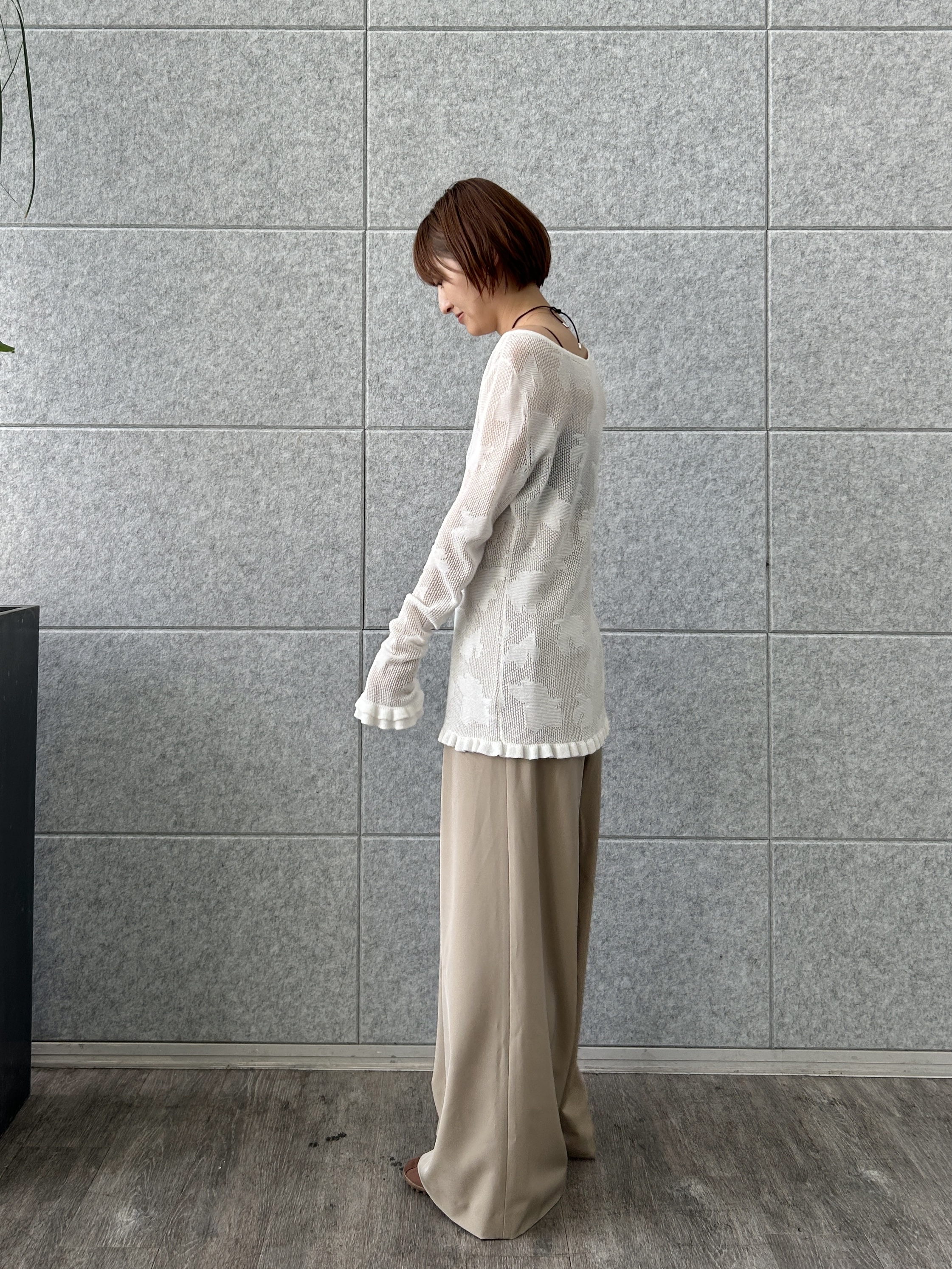 harunaさんの「CODE A｜flower mesh pullover」を使ったコーディネート