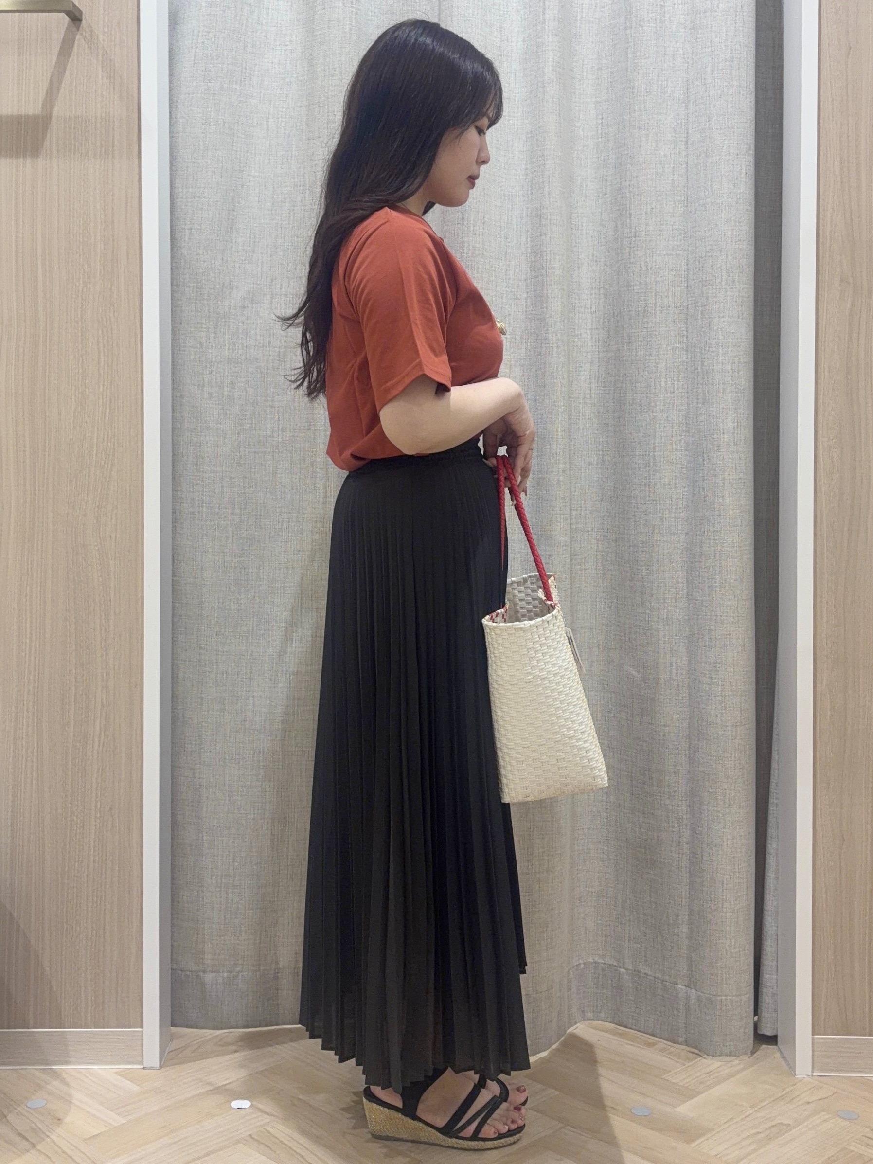 minamiさんの「grove｜【吸水速乾・UVカット・マシンウォッシャブル】ベーシックMIXロゴプリントT」を使ったコーディネート