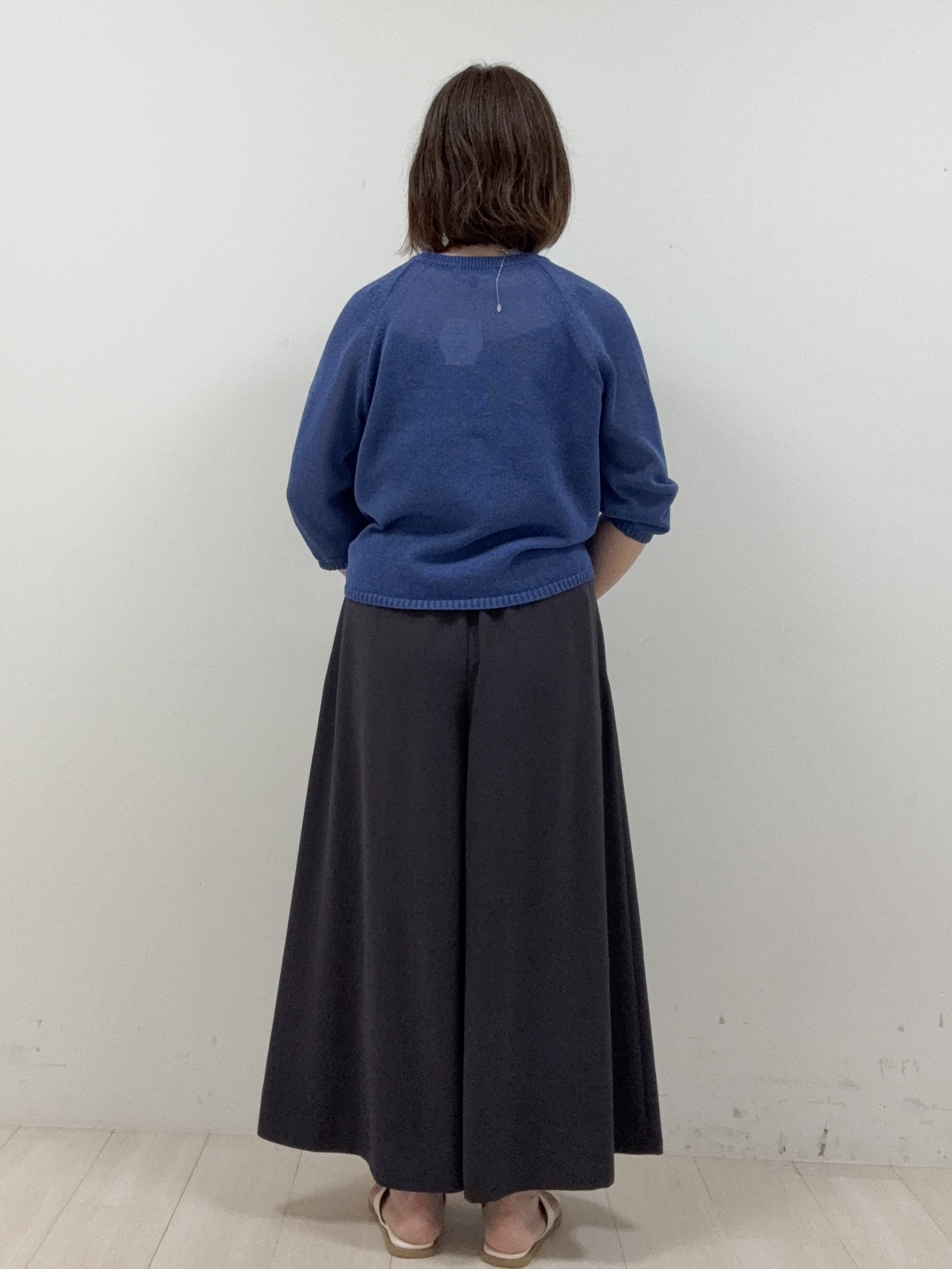 まつさんの「UNTITLED｜【洗える/ゆったり】クルーネックドライニット」を使ったコーディネート