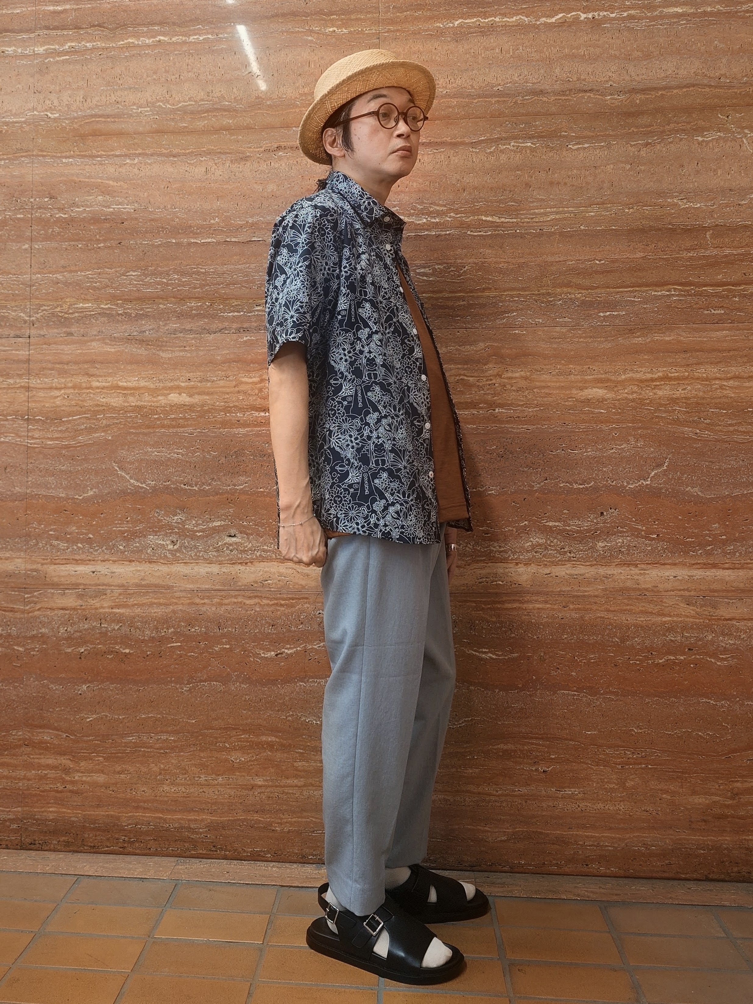 かしげるさんの「TAKEO KIKUCHI｜【BOWLER HAT LABEL】ビリケンさんプリント 半袖シャツ」を使ったコーディネート