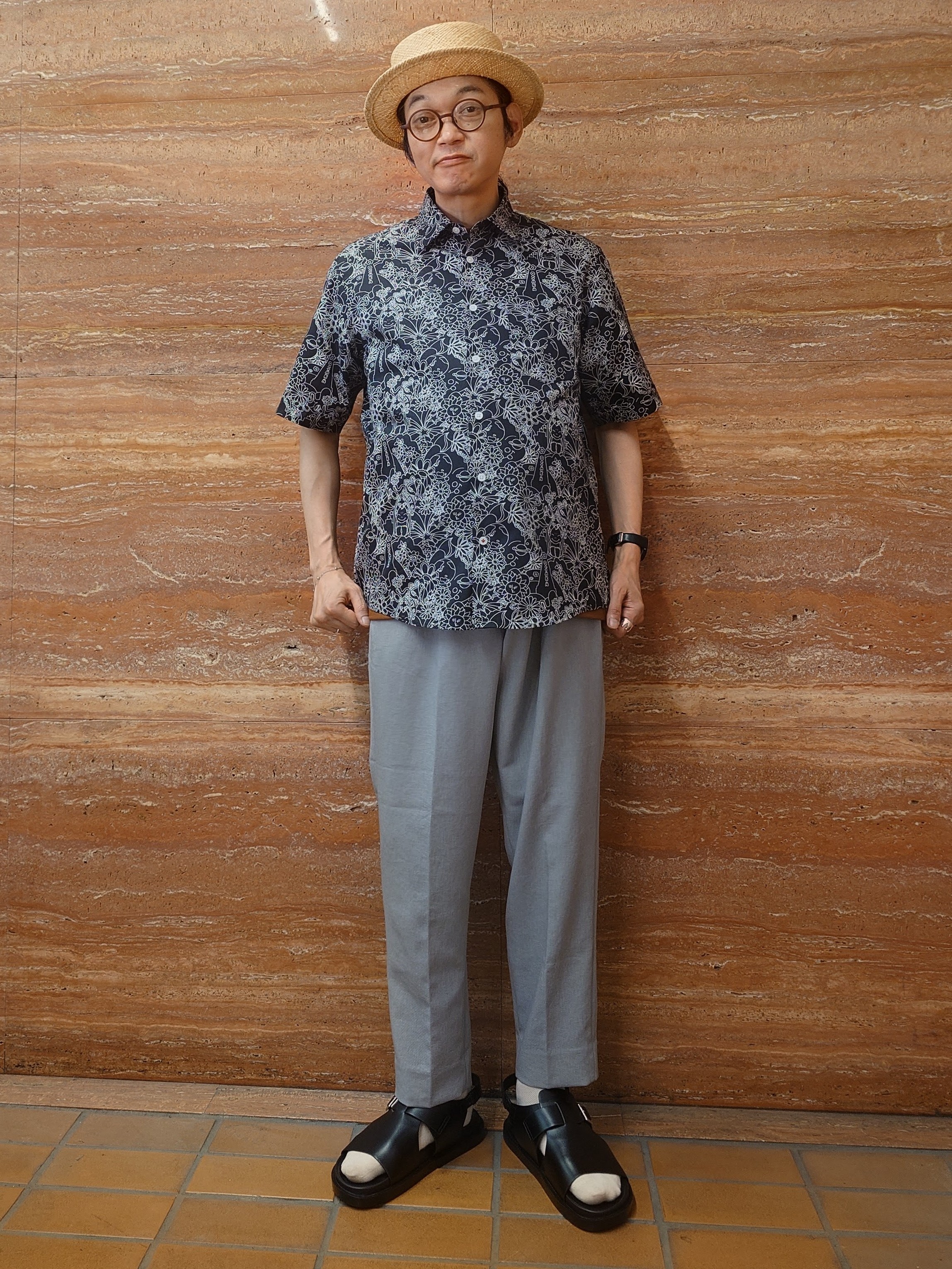 かしげるさんの「TAKEO KIKUCHI｜【BOWLER HAT LABEL】ビリケンさんプリント 半袖シャツ」を使ったコーディネート