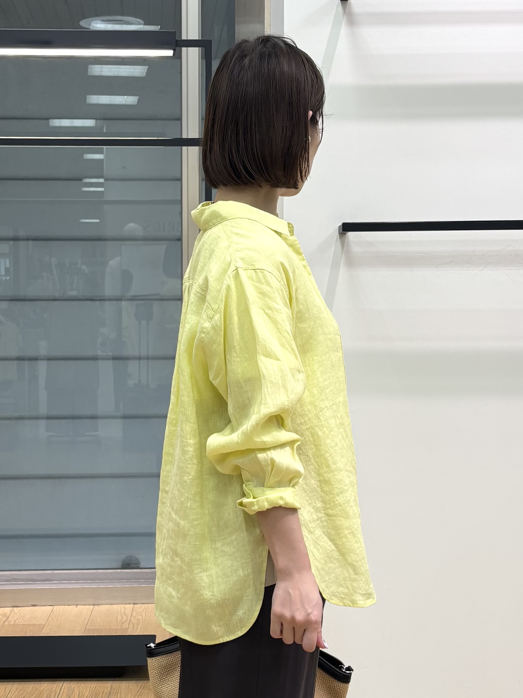 asamiさんの「INDIVI｜【バックシャン】異素材ドッキングプルオーバー」を使ったコーディネート