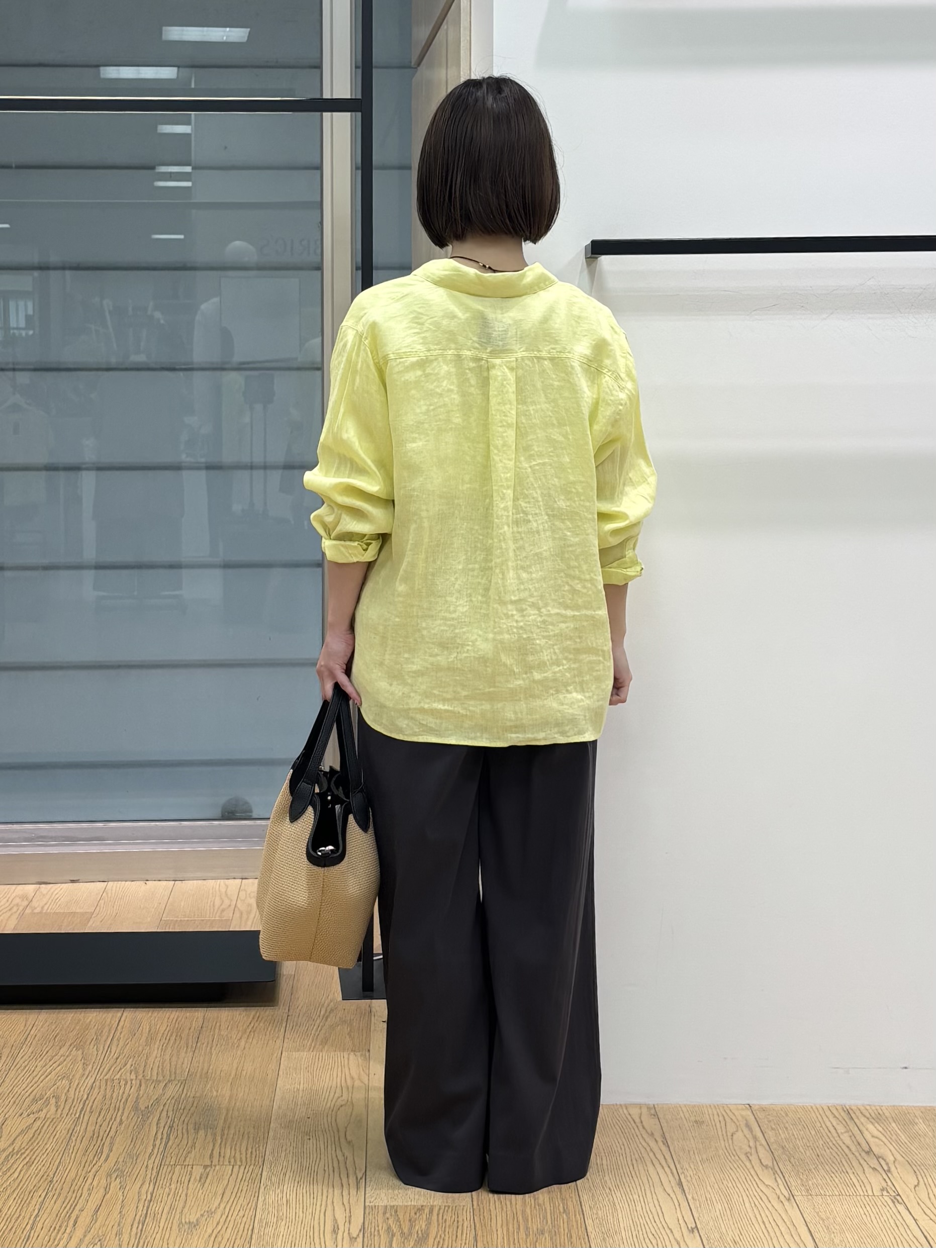 asamiさんの「INDIVI｜【バックシャン】異素材ドッキングプルオーバー」を使ったコーディネート