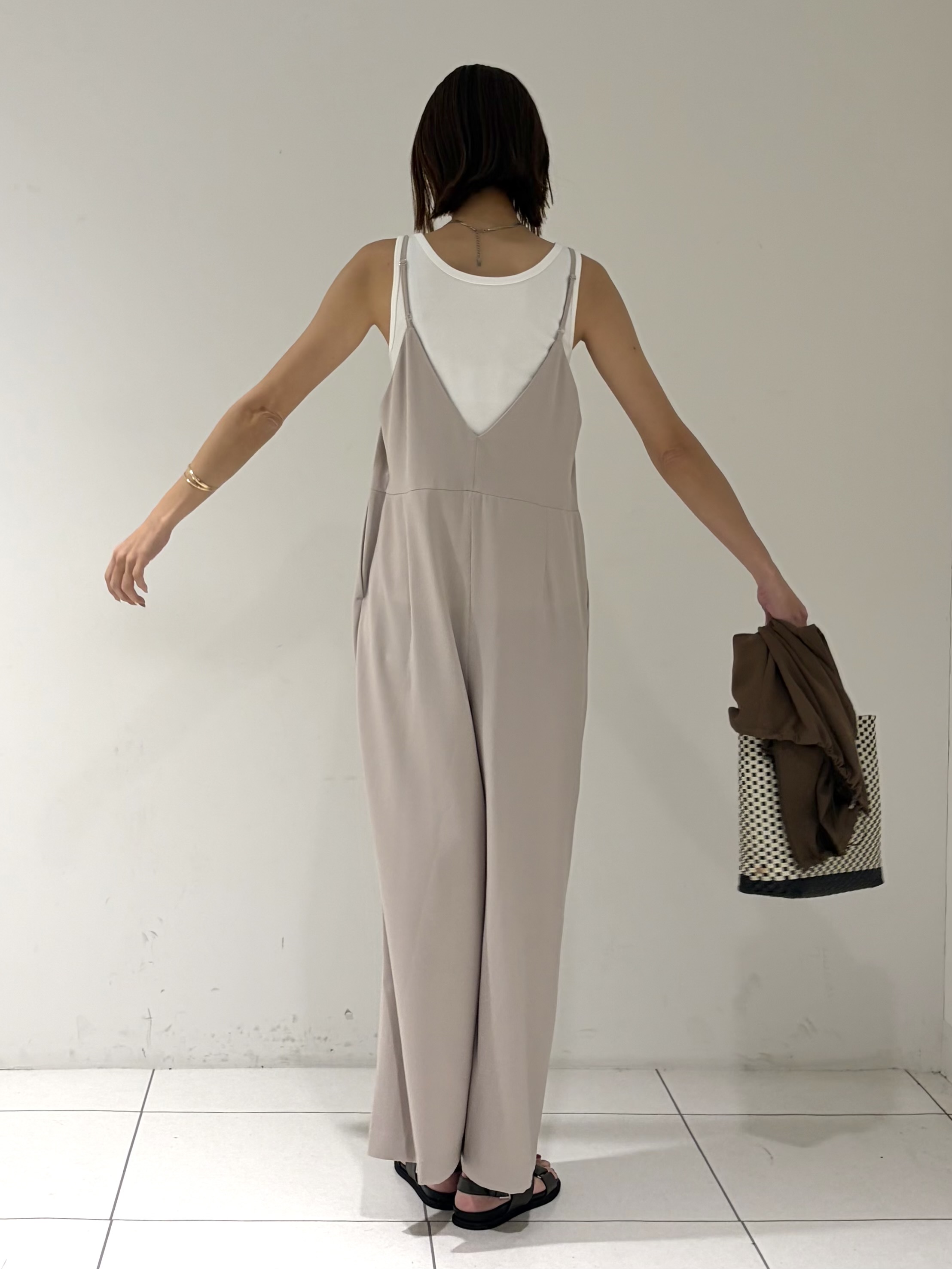 shioriさんの「INDIVI｜【秋羽織り/着る日傘】ドルマンフォルムブルゾン」を使ったコーディネート
